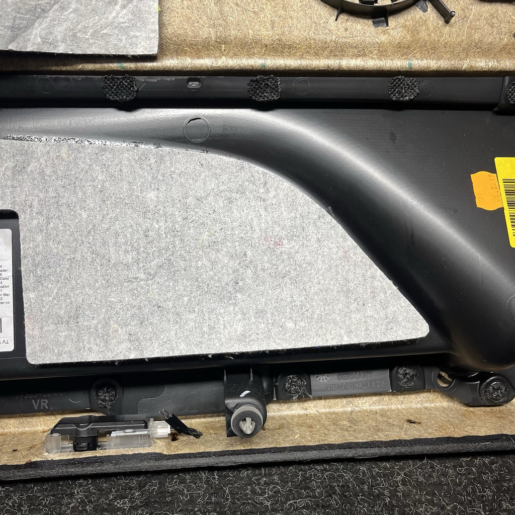 ☑️ 15-20 OEM BMW F36 428 430 Front Passenger Side Door Card Panel Sensatec Black