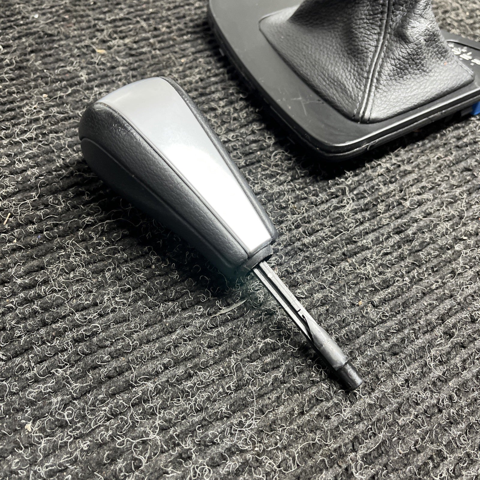 ☑️ 06-13 BMW E90 E92 GEAR SHIFTER TRIM BEZEL AUTO W/CLEAN SHIFT KNOB OEM