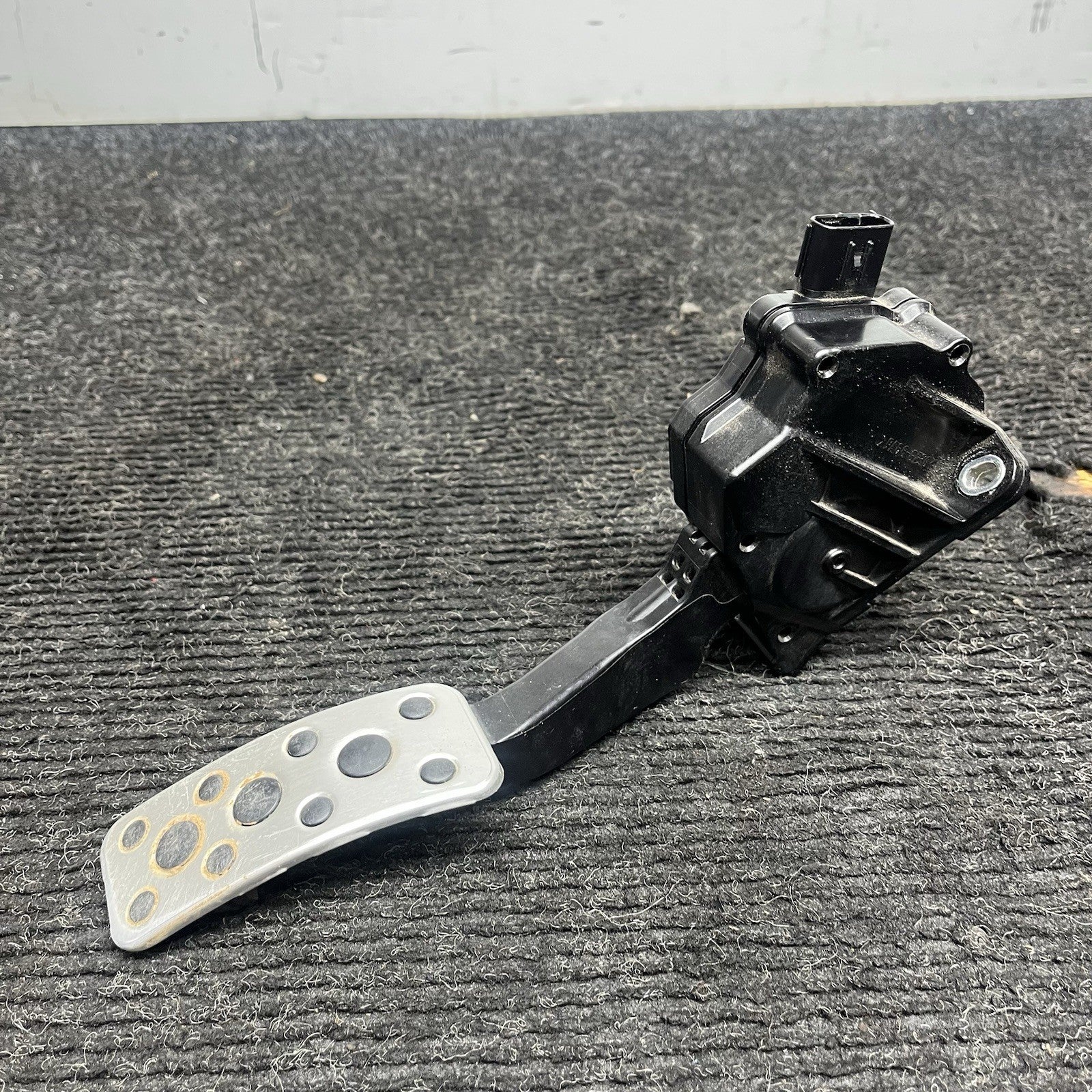 ☑️ 2015-2018 SUBARU WRX Accelerator Gas Pedal Sensor 36010FJ070