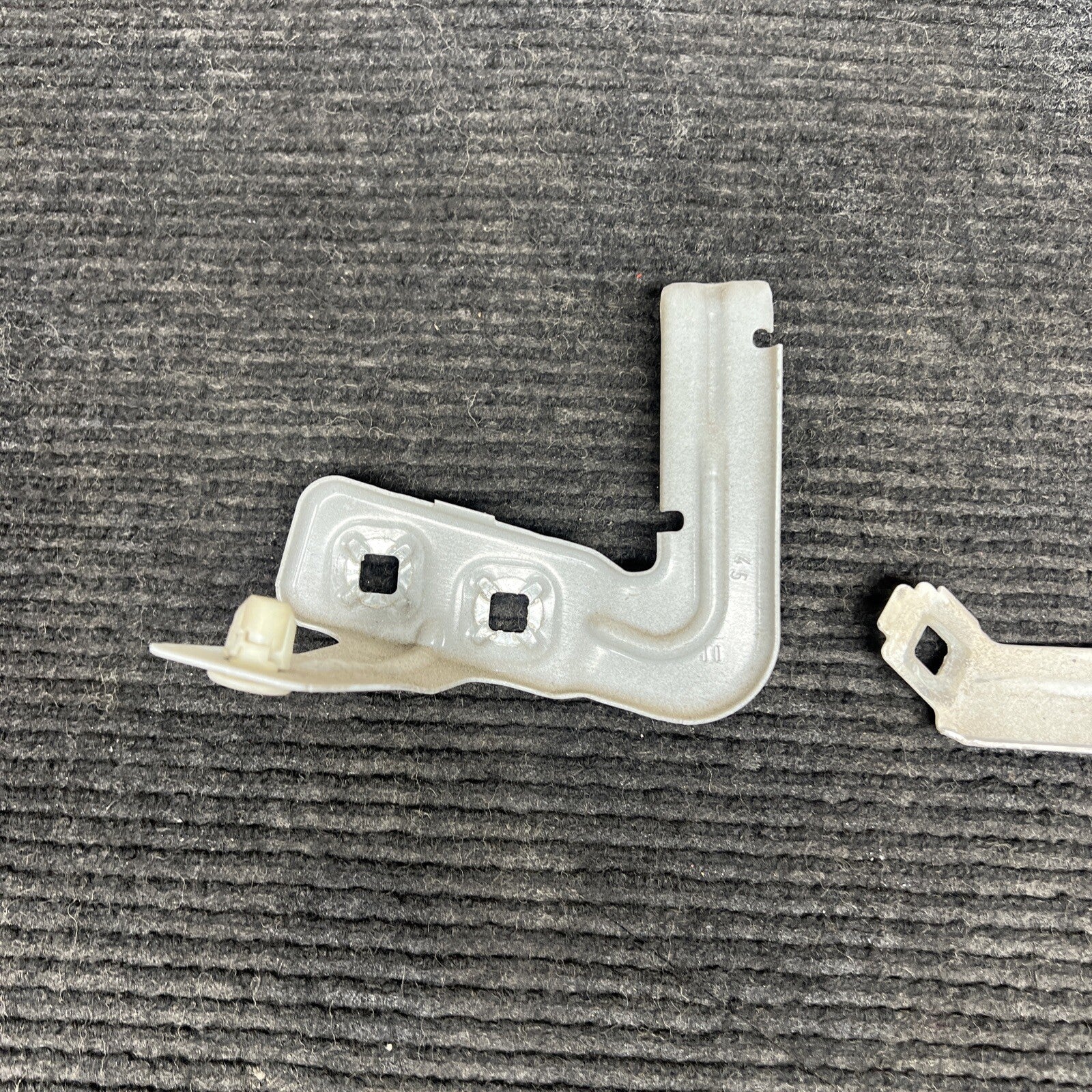 ☑️ 14-20 OEM BMW F22 F23 230 M235 Front Left Fender Wing Holder Brackets SET (3)