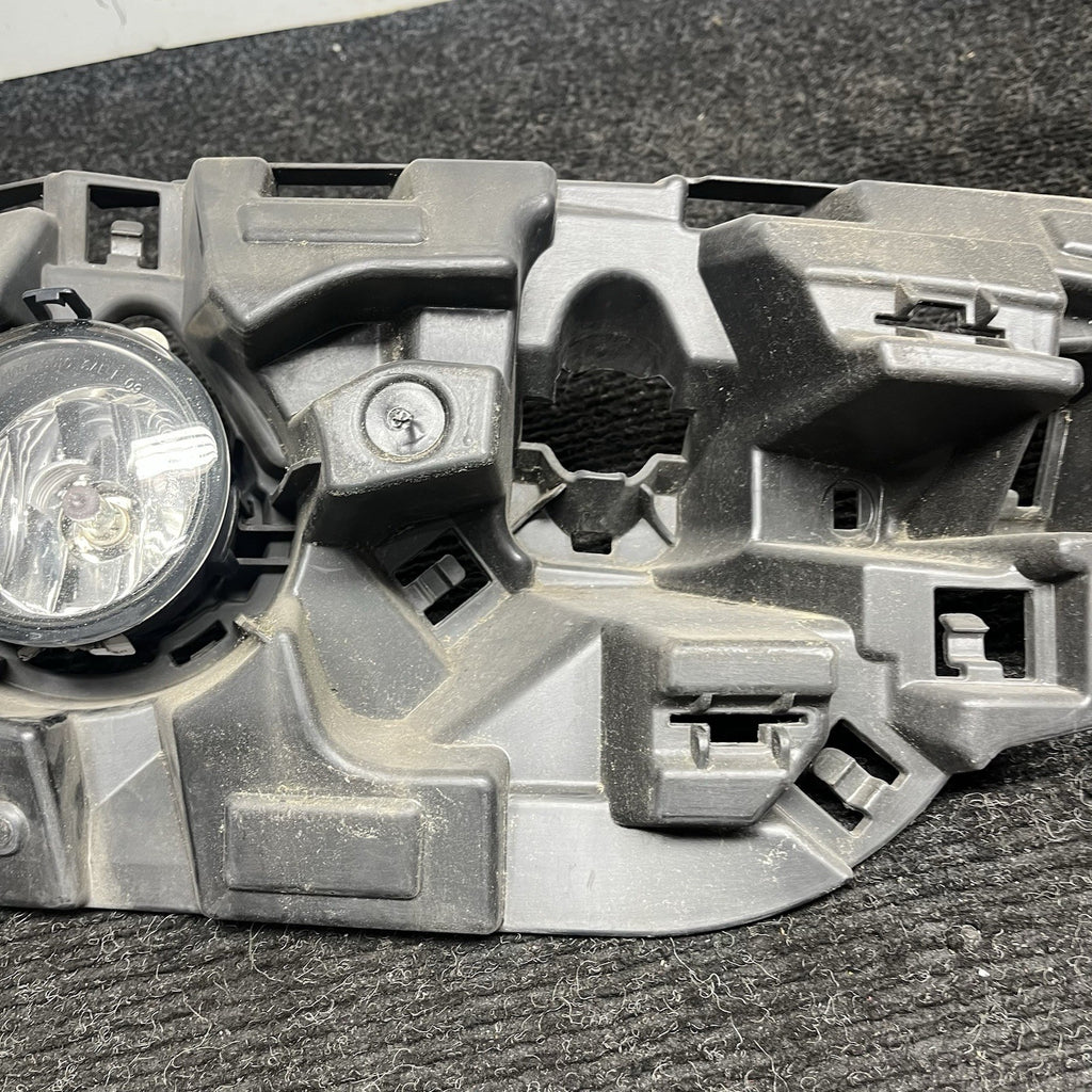 ☑️ 2011-2014 BMW X3 Front Passenger Bumper Headlight Holder Mount Bracket OEM