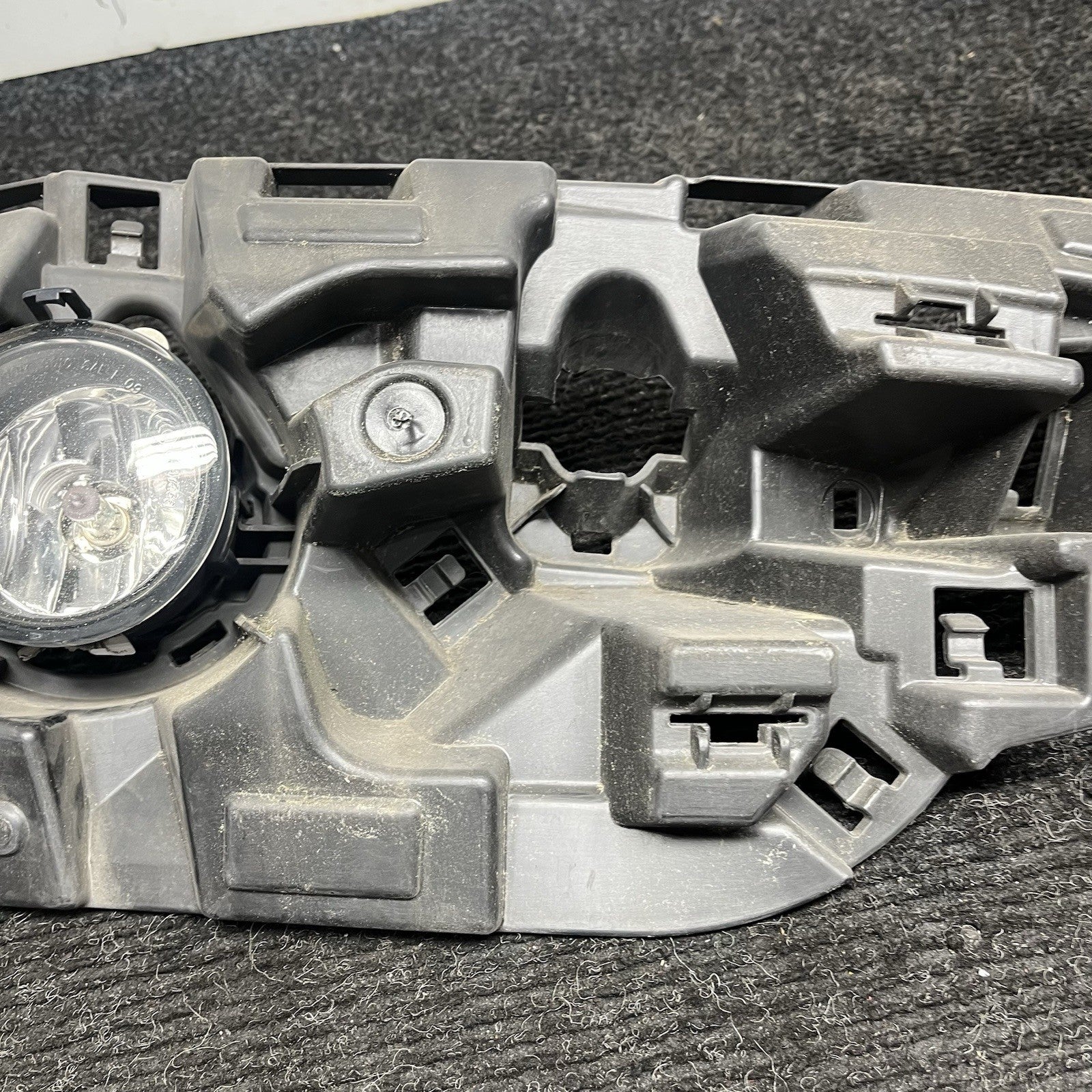 ☑️ 2011-2014 BMW X3 Front Passenger Bumper Headlight Holder Mount Bracket OEM