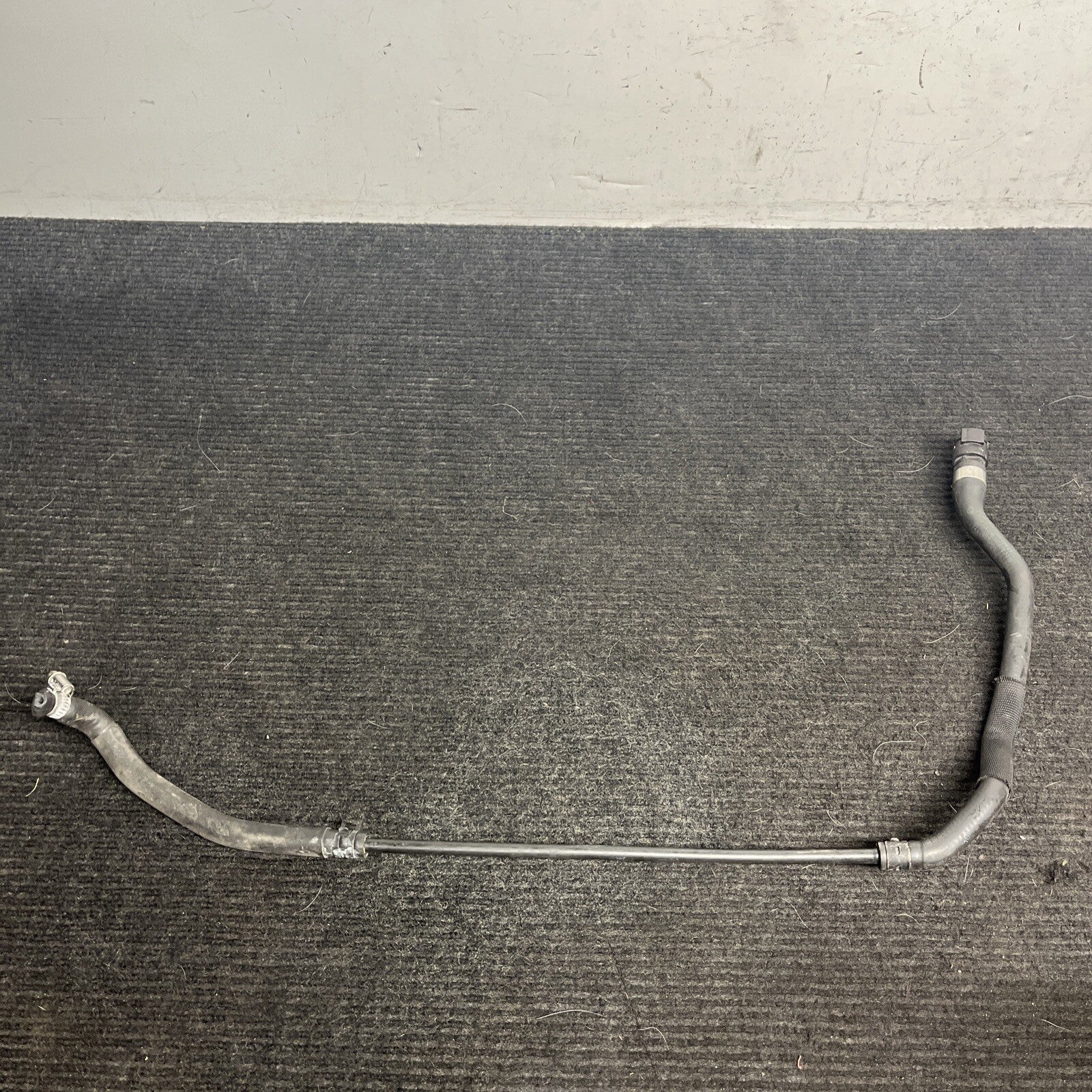 ☑️ BMW E88 E90 E92 135 335 X1 N55 Upper Engine Radiator Coolant Hose Pipe OEM