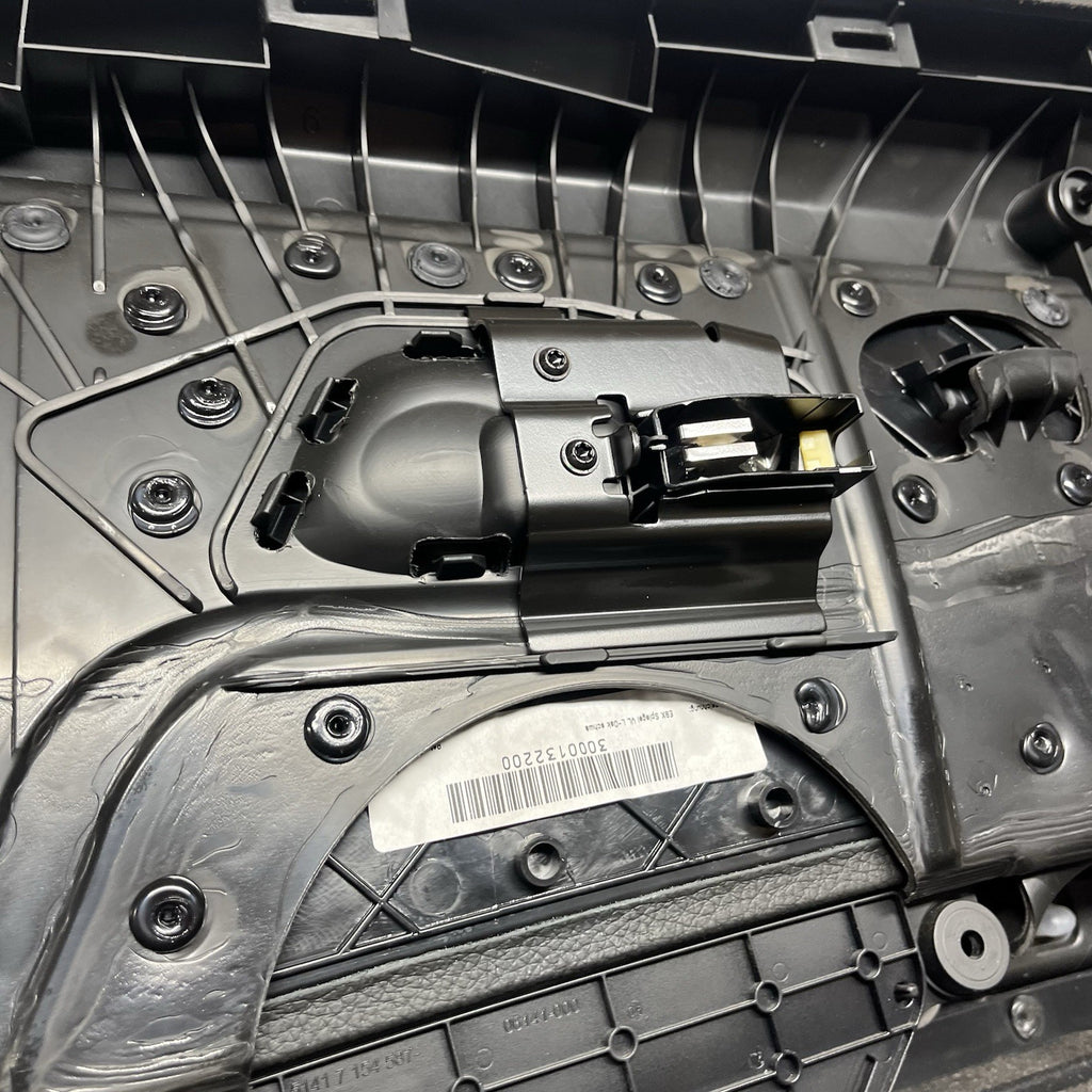 ☑️ 07-13 BMW E92 E93 3 Series Left Driver Side Door Panel Card Black OEM