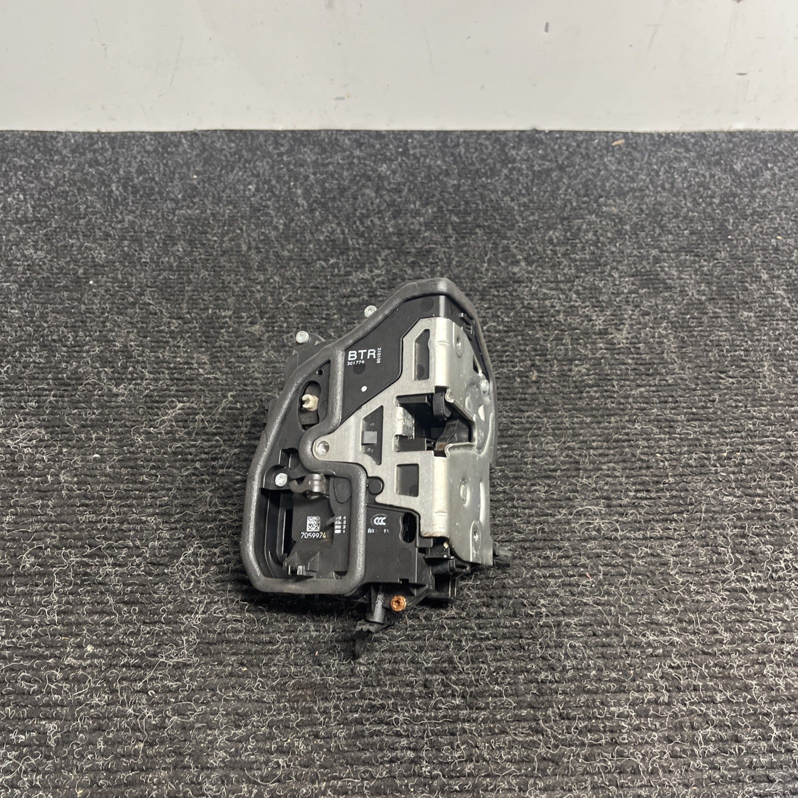 ☑️ OEM BMW E82 E90 F23 F30 F32 E60 F01 M4 X6 REAR RIGHT Door Lock Latch Actuator