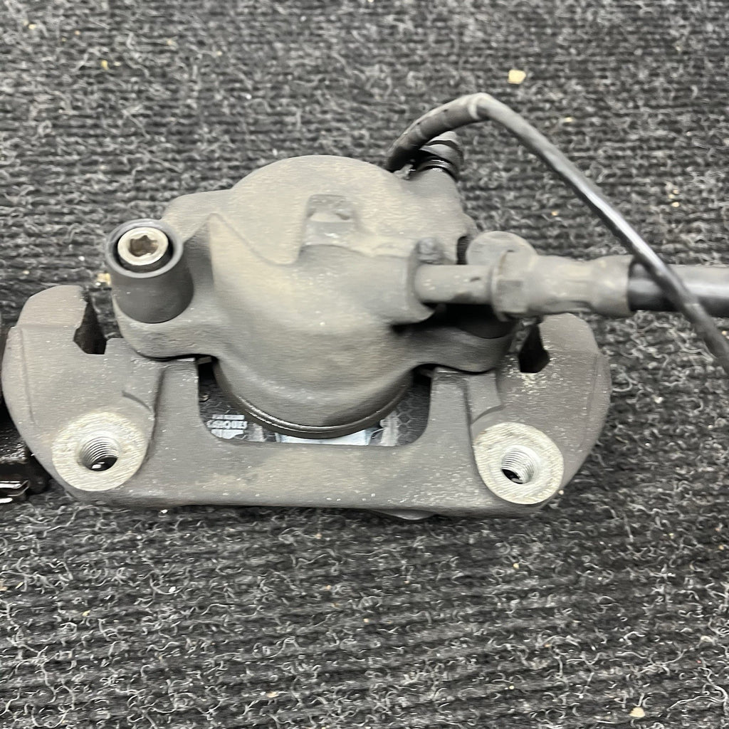 ☑️ 03-05 BMW E85 Z4 RWD SET OF 2 FRONT LEFT & RIGHT BRAKE CALIPER OEM *NOTE*