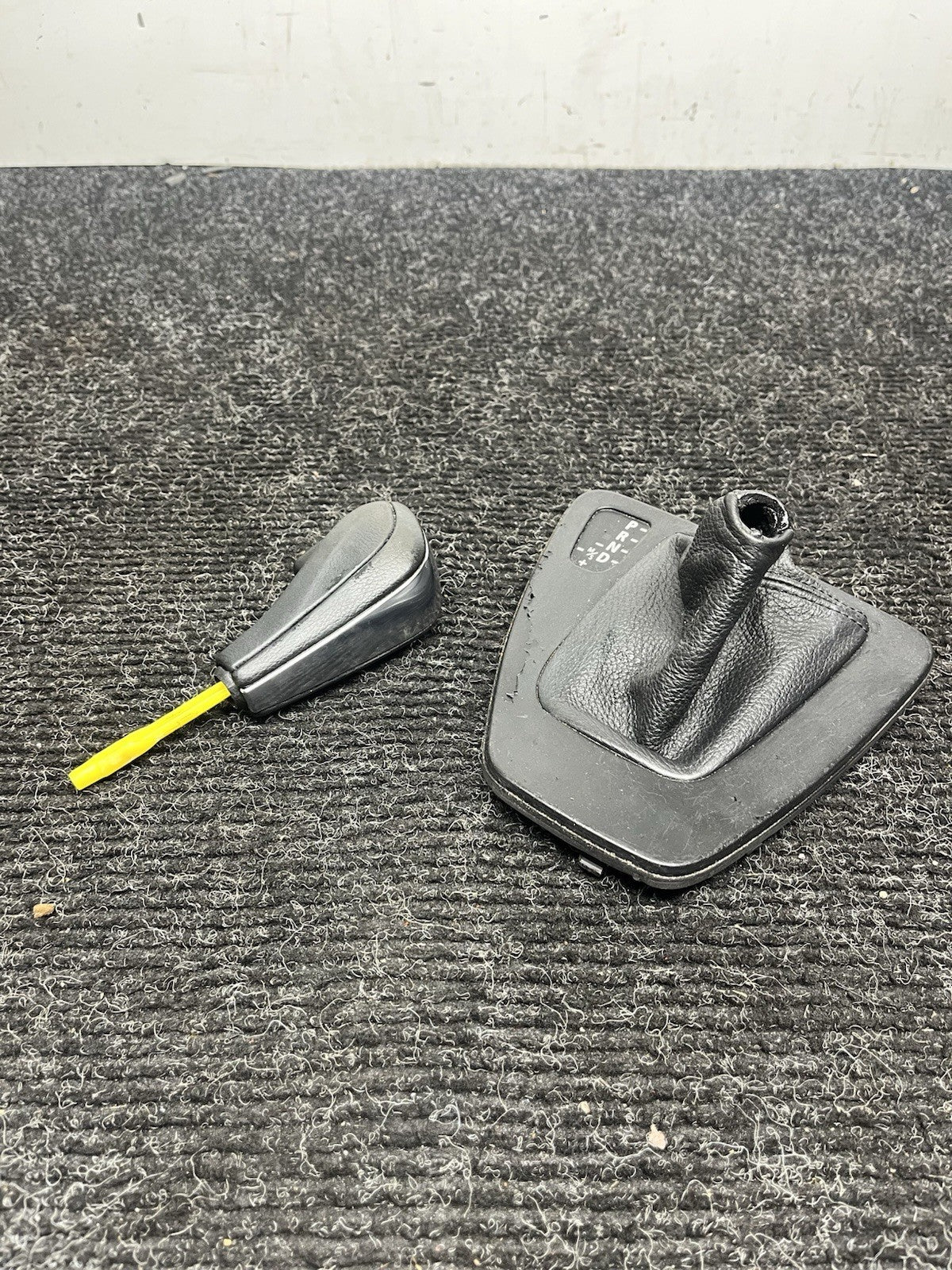 ☑️ 06-13 BMW E90 E92 GEAR SHIFTER TRIM BEZEL AUTO W/CLEAN SHIFT KNOB OEM