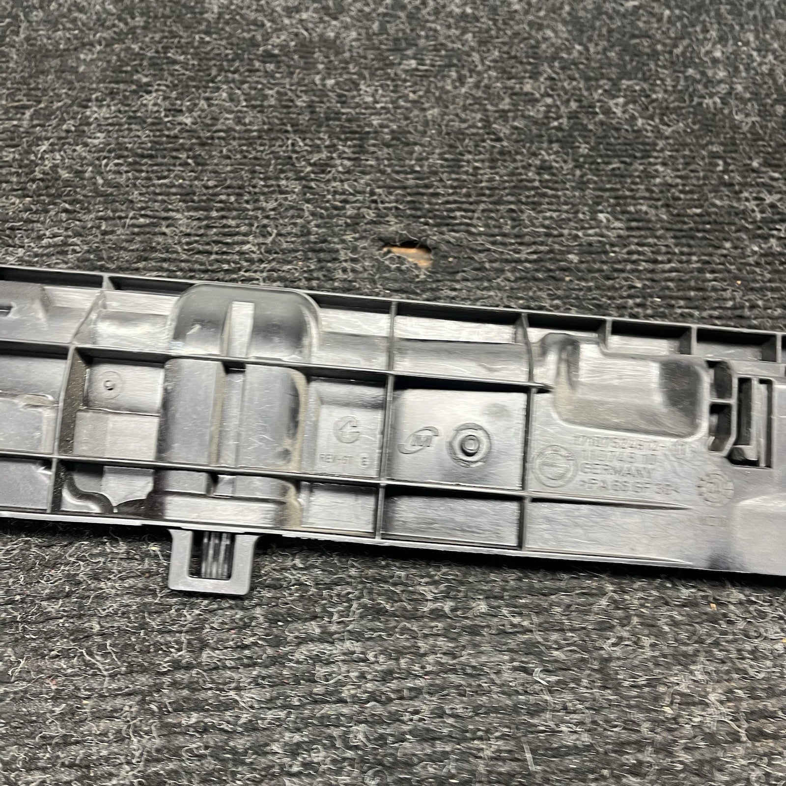 ☑️ BMW E90 Radiator Mount Carrier Left 7524912 OEM 06-11 325 328 330 335 M3