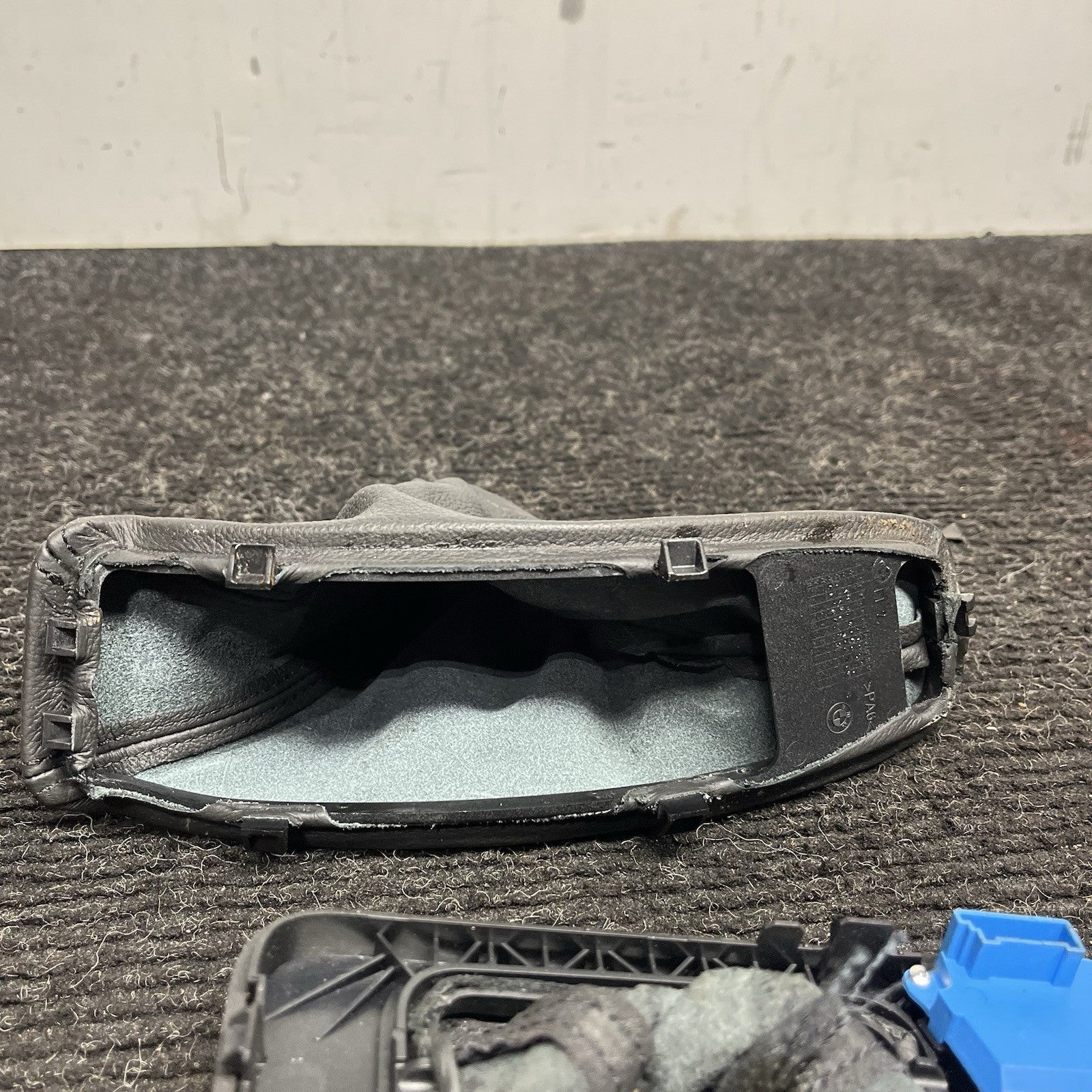 ☑️ 07-13 BMW E90 E92 328I 335I AUTOMATIC TRANSMISSION SHIFTER SELECTOR TRIM BOOT