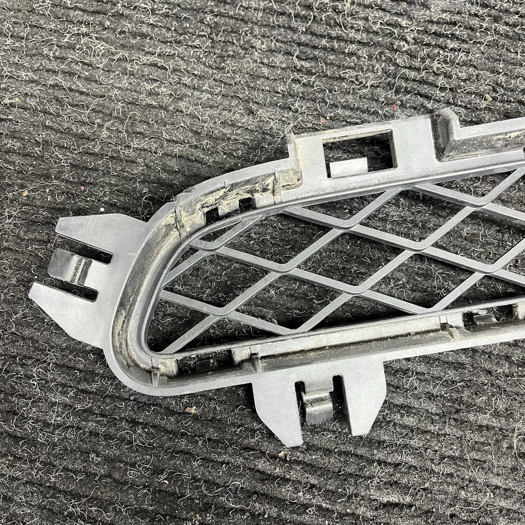☑️ 2011-2014 BMW X3 F25 Front Upper Center Bumper Grille OEM 7210466