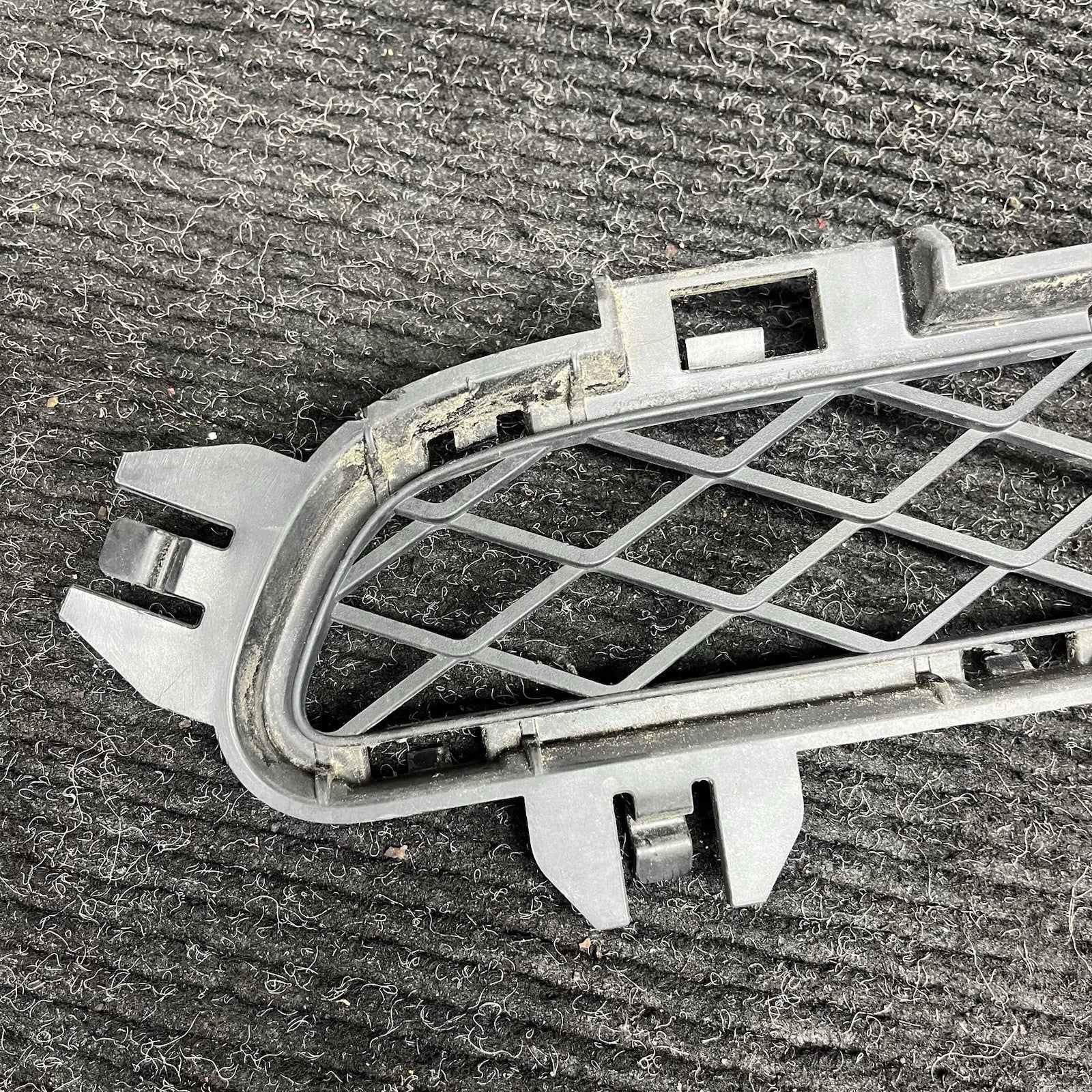 ☑️ 2011-2014 BMW X3 F25 Front Upper Center Bumper Grille OEM 7210466