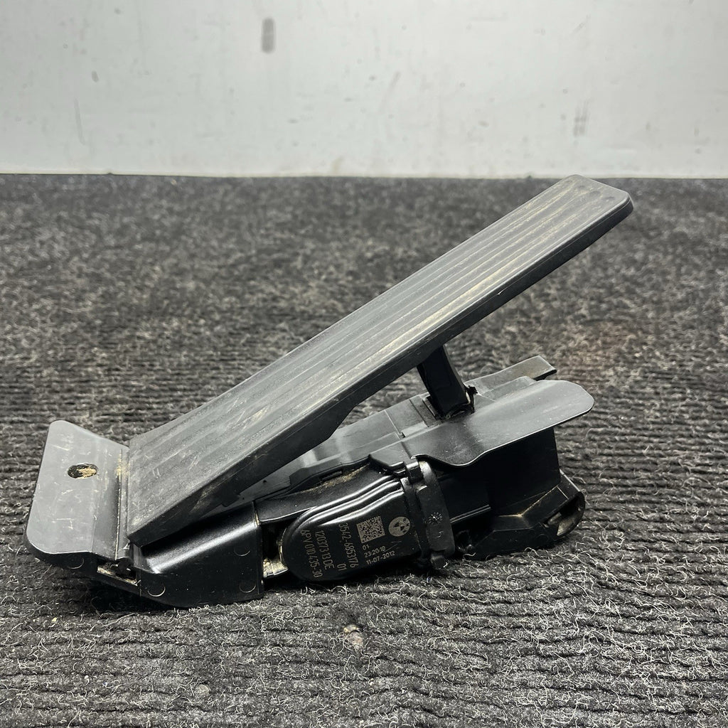 ☑️ BMW F30 F36 F32 F82 F80 I3 MANUAL FUEL GAS ACCELERATOR FOOT PEDAL UNIT OEM