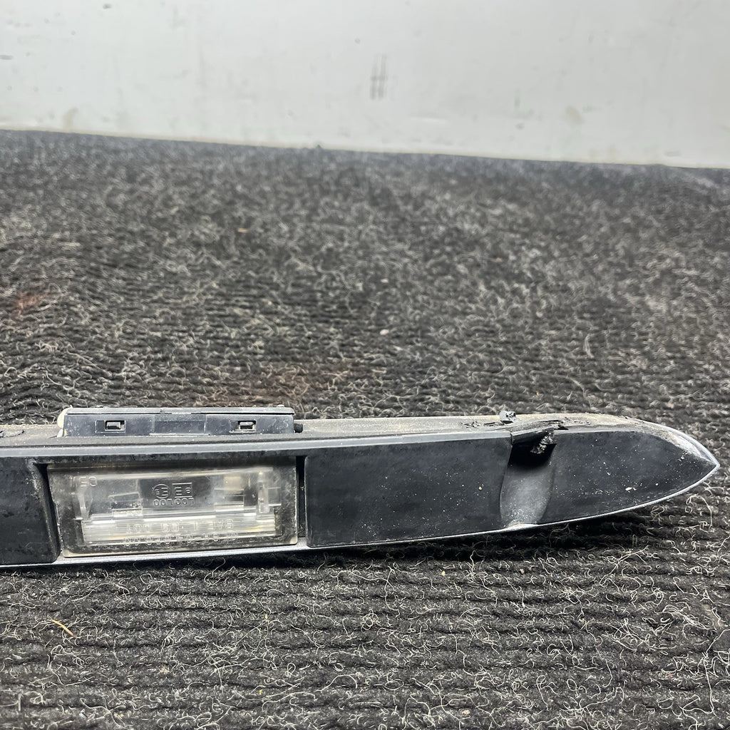 ☑️ 04-06 BMW E46 325Ci 330Ci Convertible Trunk Lid Handle Trim License Light OEM