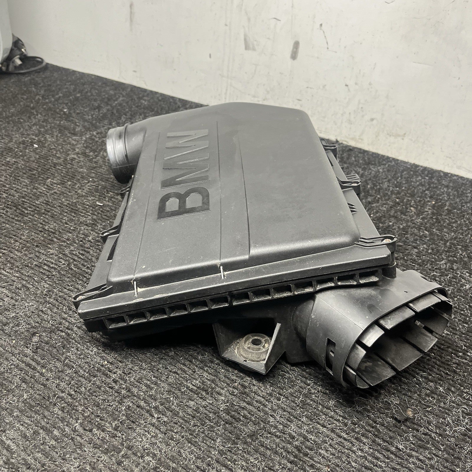 ☑️ 11-17 BMW X3 F25 F10 3.0L Engine Air Intake Filter Housing Box OEM 7583725