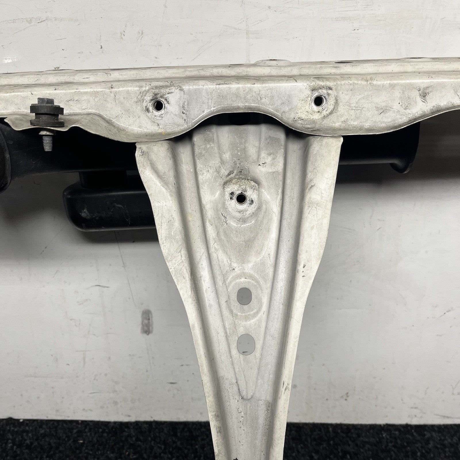 ☑️ 2013-2019 Subaru BRZ Scion FRS Radiator Upper T Bar Bracket W/ Air Duct OEM