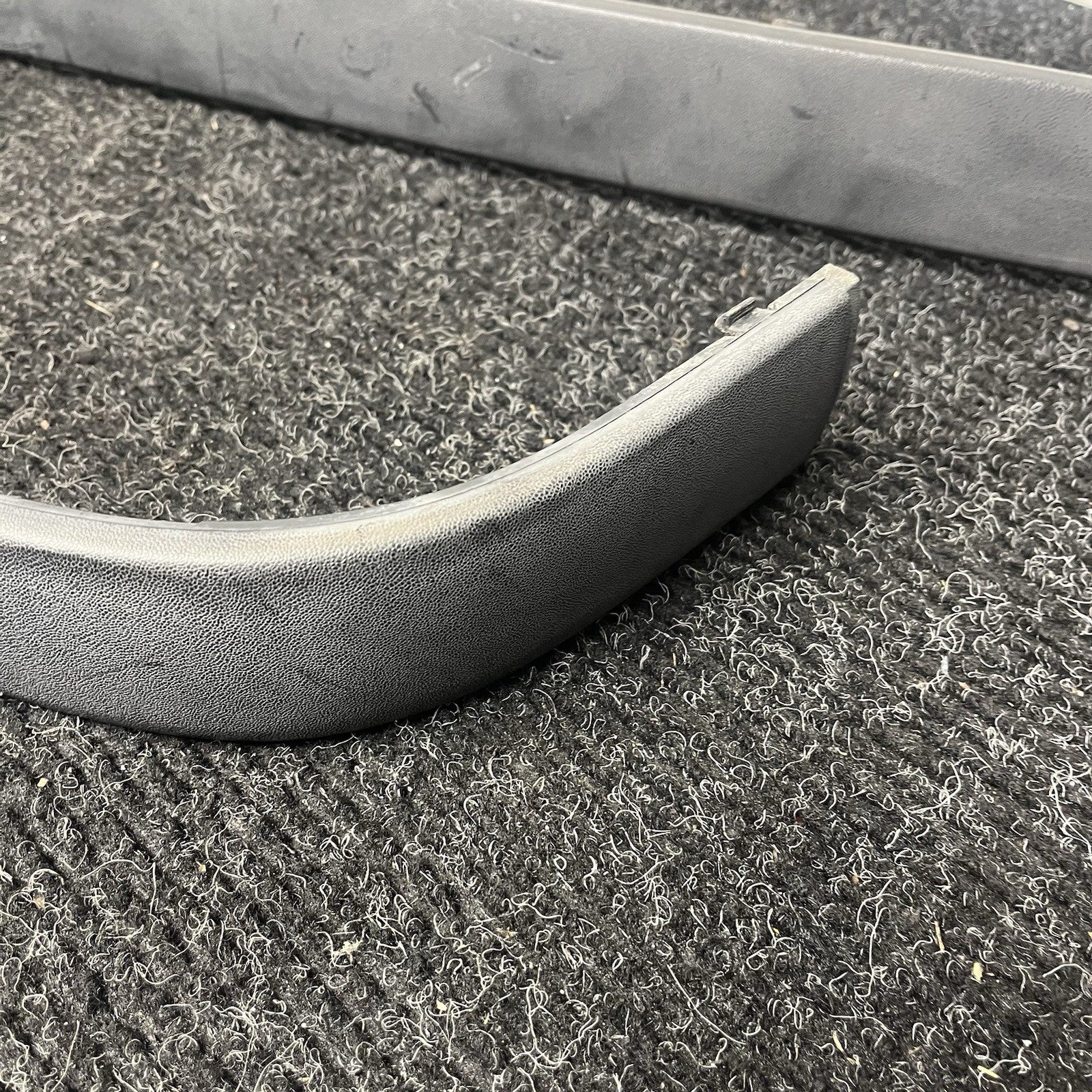 ☑️ 94-99 BMW E36 328i SEDAN SET OF 3 REAR BUMPER TRIM STRIP MOLDING OEM