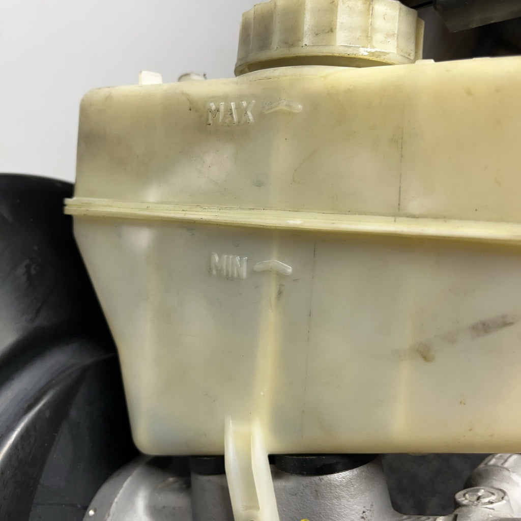 ☑️ 01-06 BMW E46 3-SERIES BRAKE MASTER CYLINDER BOOSTER FLUID RESERVOIR OEM