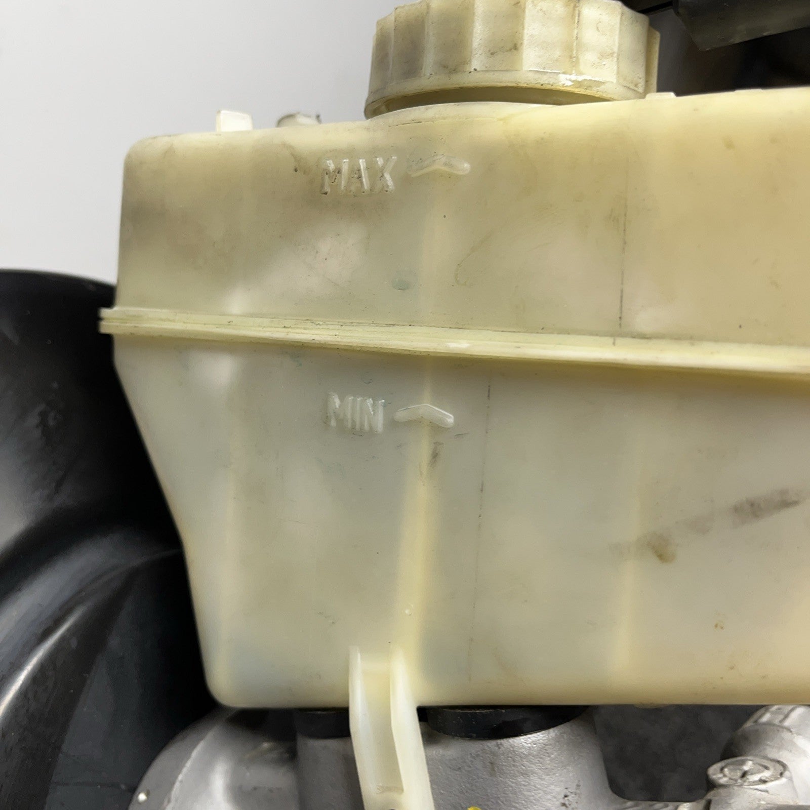 ☑️ 01-06 BMW E46 3-SERIES BRAKE MASTER CYLINDER BOOSTER FLUID RESERVOIR OEM