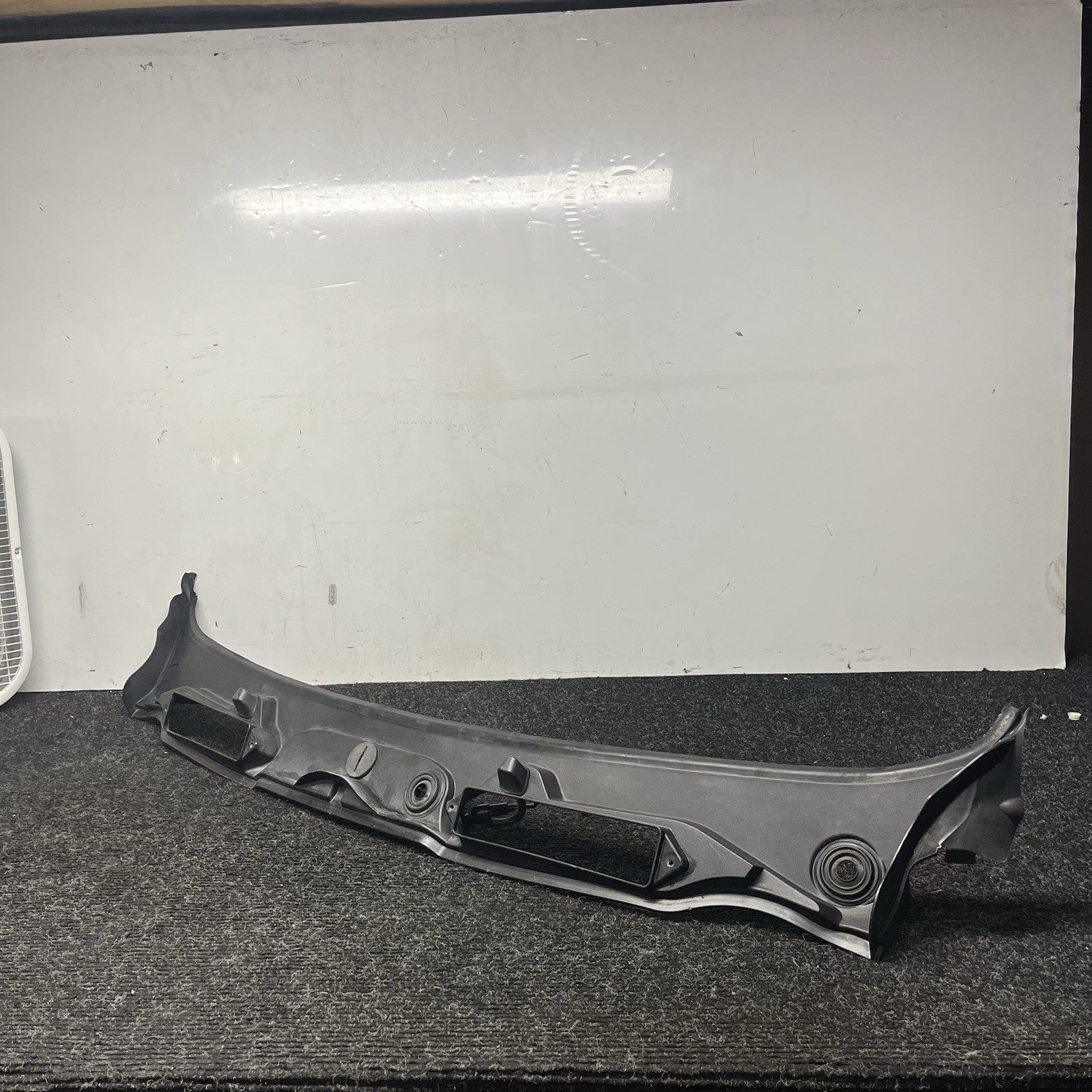 ☑️ 08-13 BMW E90 E92 E93 M3 OEM Front Windshield Wiper Cowl Panel Trim Cover OEM
