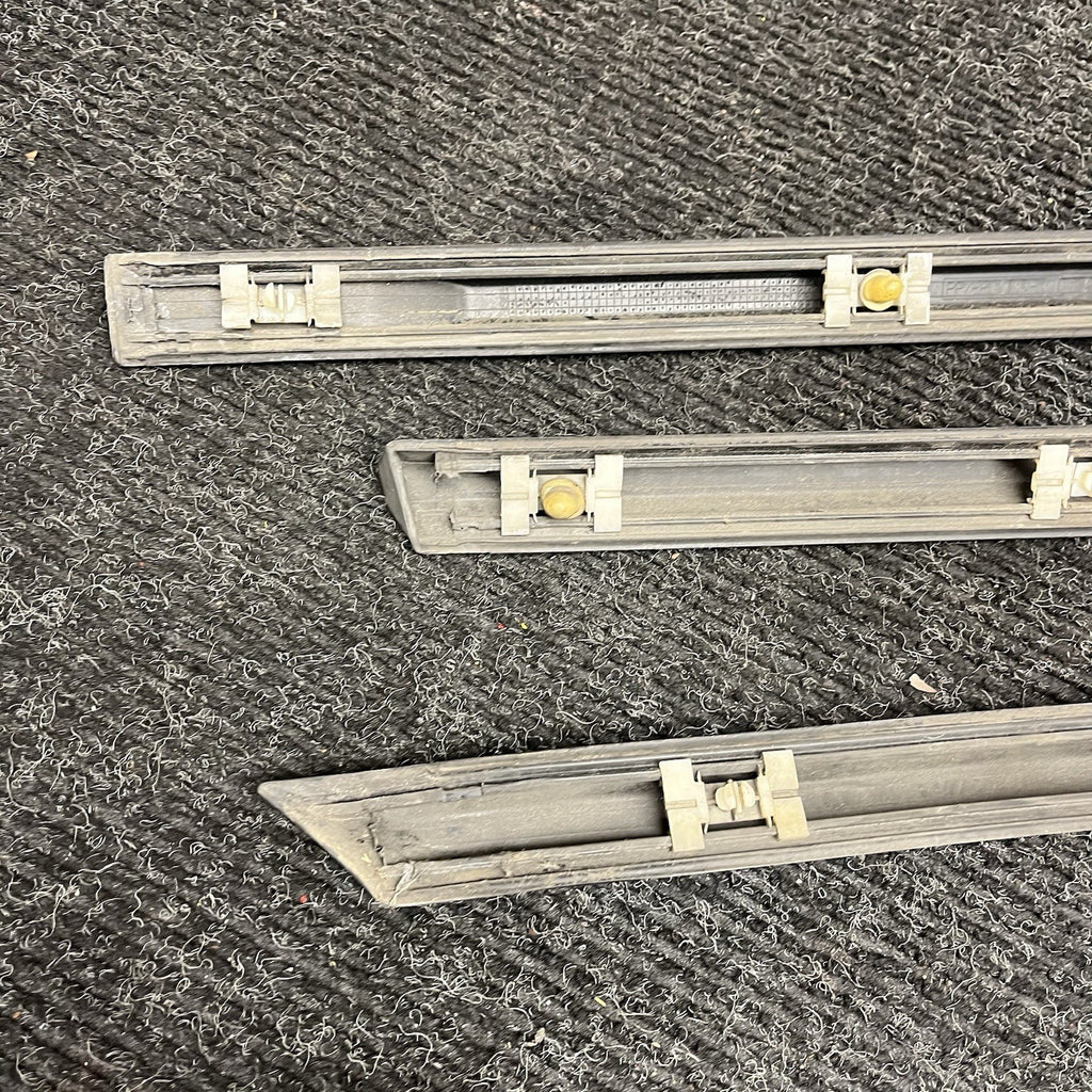☑️ 94-99 BMW E36 328iC COUPE VERT FENDER DOOR REAR QUARTER TRIM MOLDING SET OEM