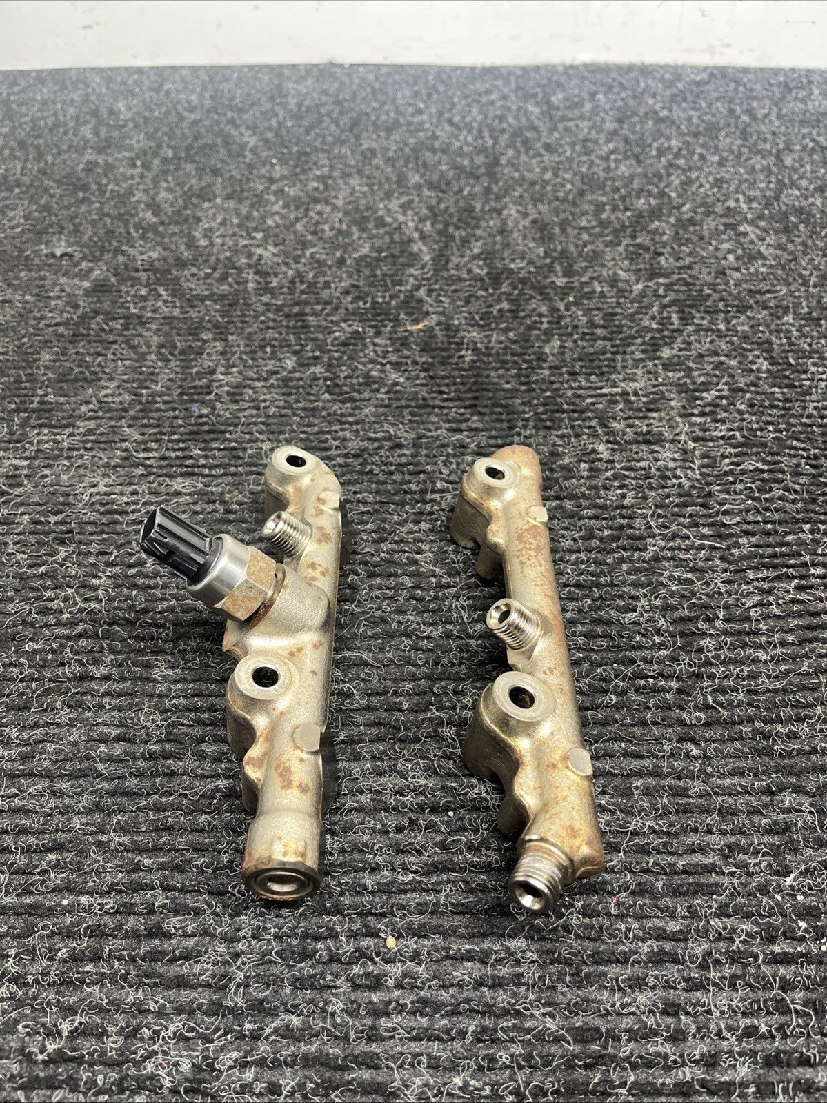 ☑️ TOYOTA FRS SUBARU BRZ 86 OEM 2.0L FA20 FUEL INJECTIONS INJECTOR RAILS - PAIR