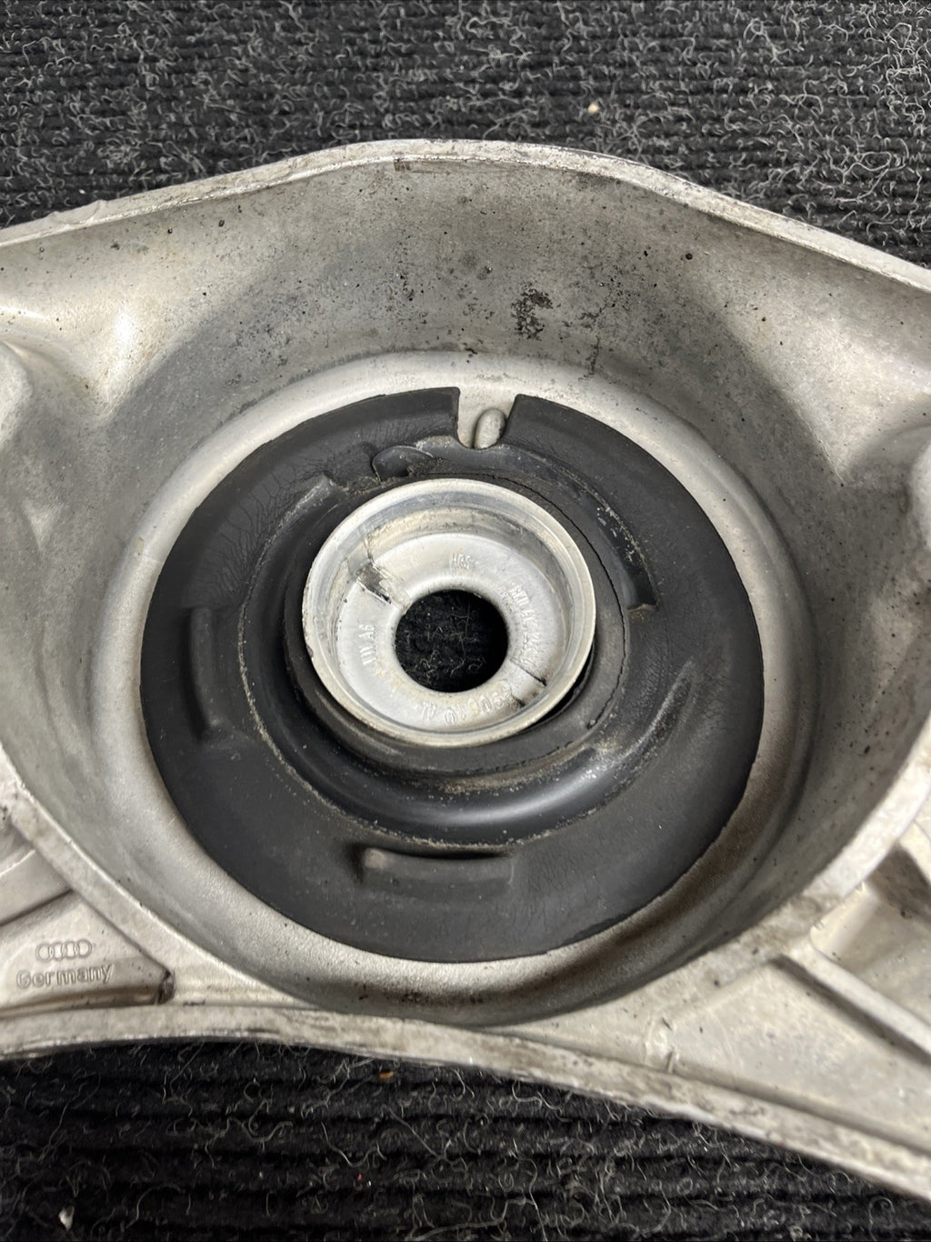 ☑️ 2009-2017 AUDI Q5 SQ5 - Front Strut Mount 8K0412383F