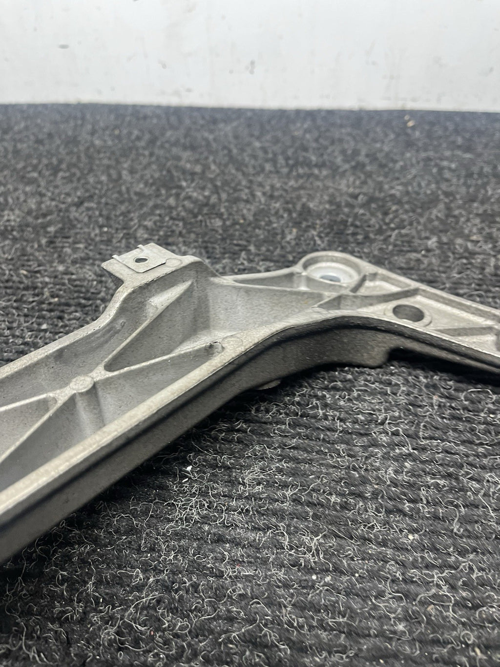 ☑️ 06-13 BMW E92 335i Automatic DCT Transmission Mount Bracket Support OEM