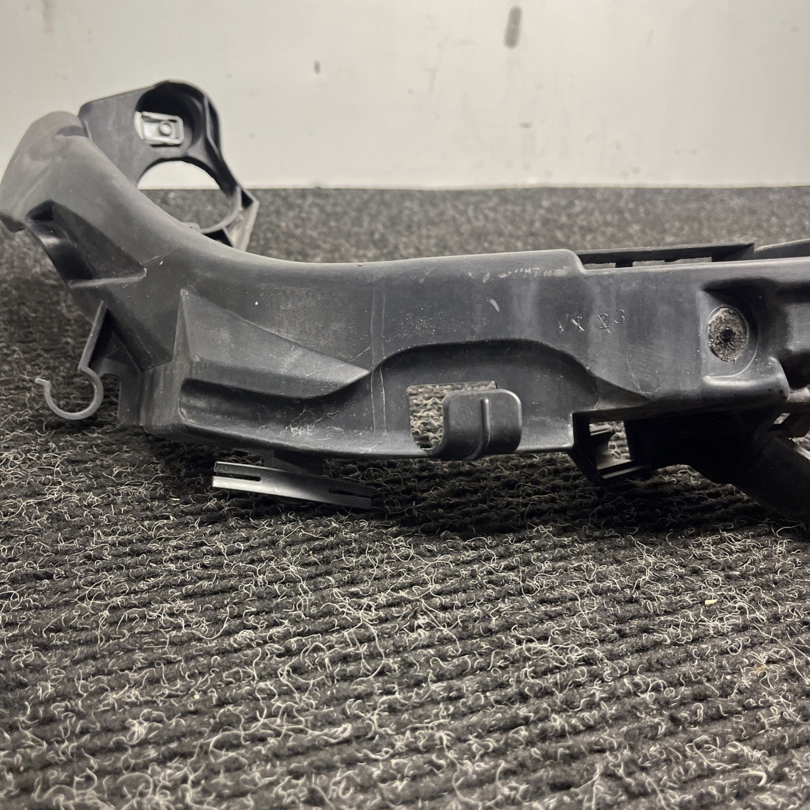 ☑️ 07-10 OEM BMW E92 E93 335 Right Passenger Headlight Bracket Carrier Mount