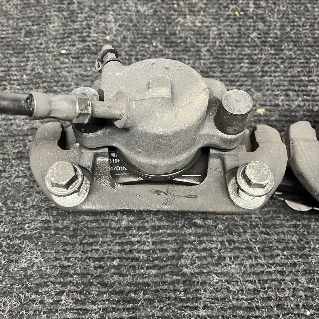 ☑️ 03-05 BMW E85 Z4 RWD SET OF 2 FRONT LEFT & RIGHT BRAKE CALIPER OEM *NOTE*