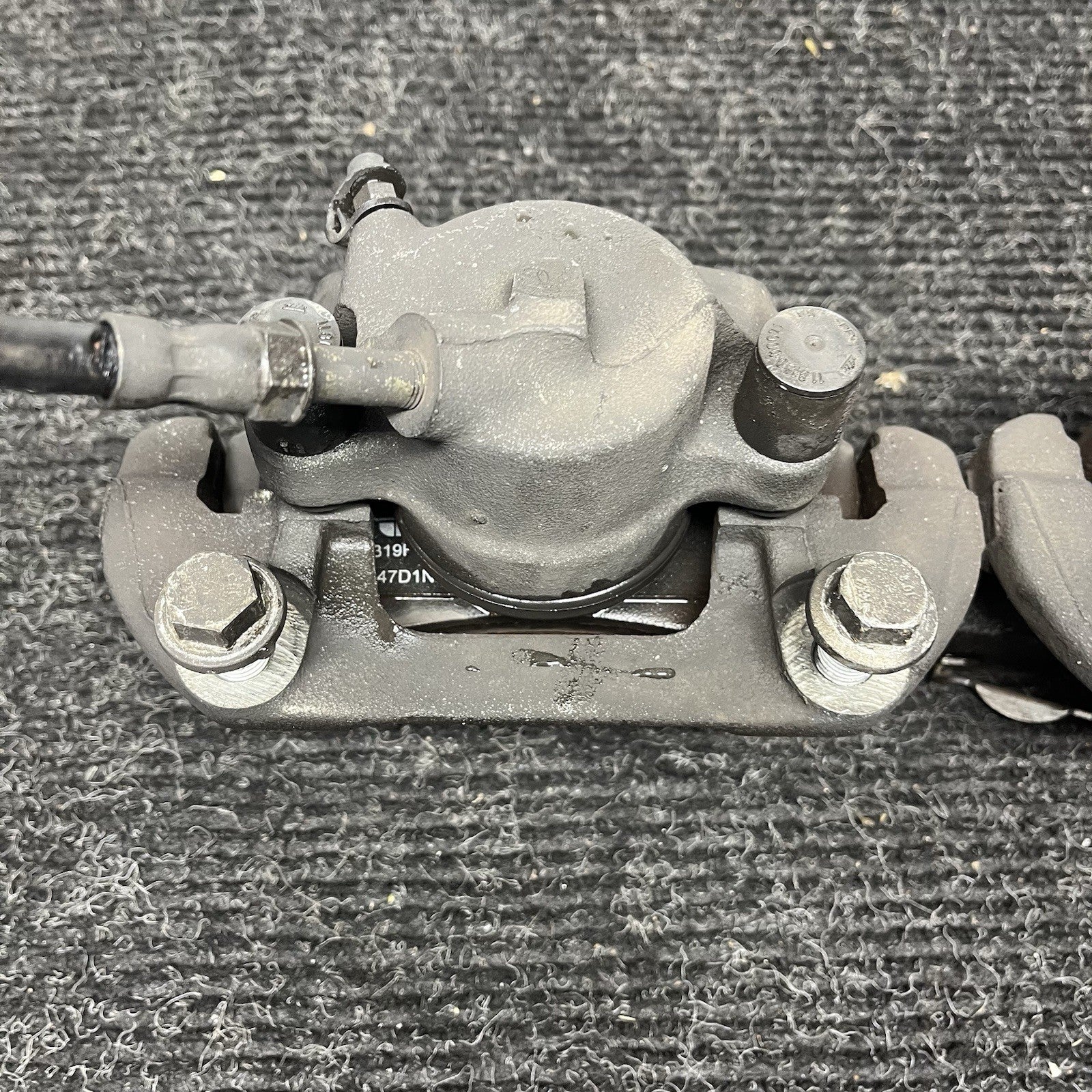 ☑️ 03-05 BMW E85 Z4 RWD SET OF 2 FRONT LEFT & RIGHT BRAKE CALIPER OEM *NOTE*