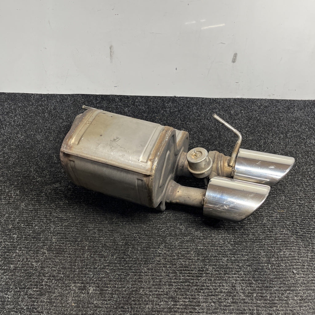 ☑️ 14-19 Ghibli 3.0L Motor Engine Passenger Side Right Exhaust Muffler OEM