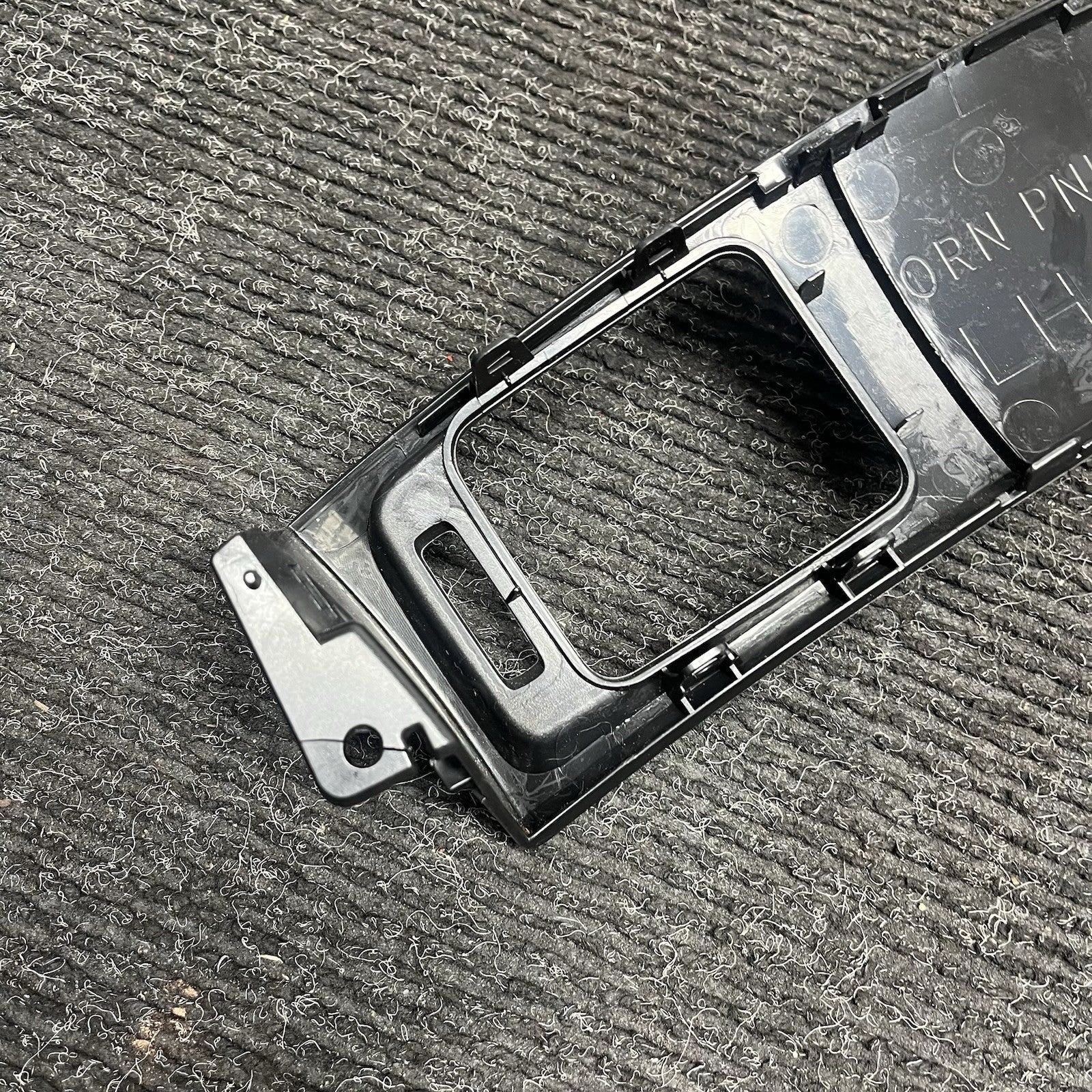 ☑️ 11-14 SUBARU WRX STI OEM DARK GRAY CENTER DASH TRIM W/ HVAC CONTROLS RH VENT