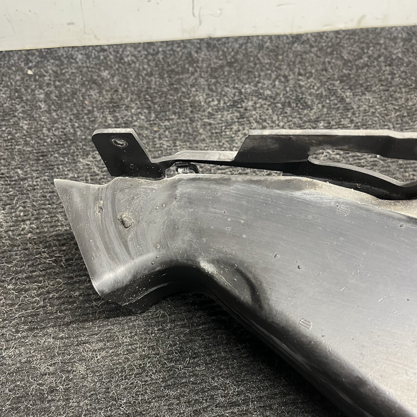 ☑️01-06 OEM BMW E46 325Ci 330Ci Coupe Convertible Right Passenger Air Brake Duct
