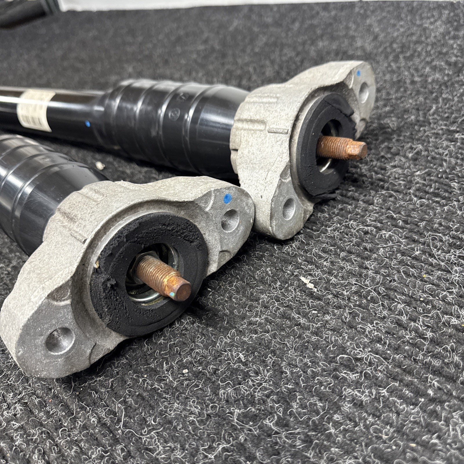 ☑️ 14-19 Maserati Ghibli OEM Left & Right Rear Strut Shock Absorber 0670088990