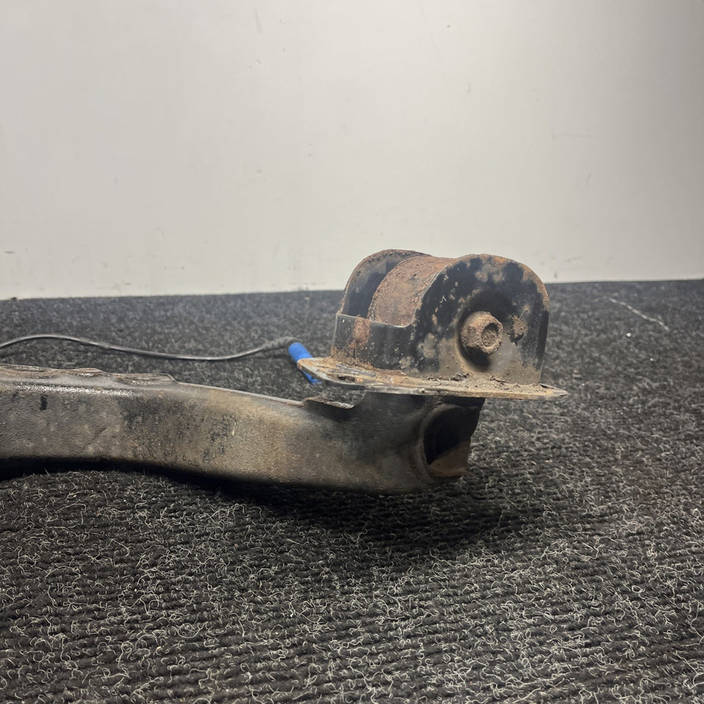 ☑️ 01-06 BMW E46 330i 330 REAR RIGHT TRAILING ARM KNUCKLE WHEEL HUB W/AXLE  OEM