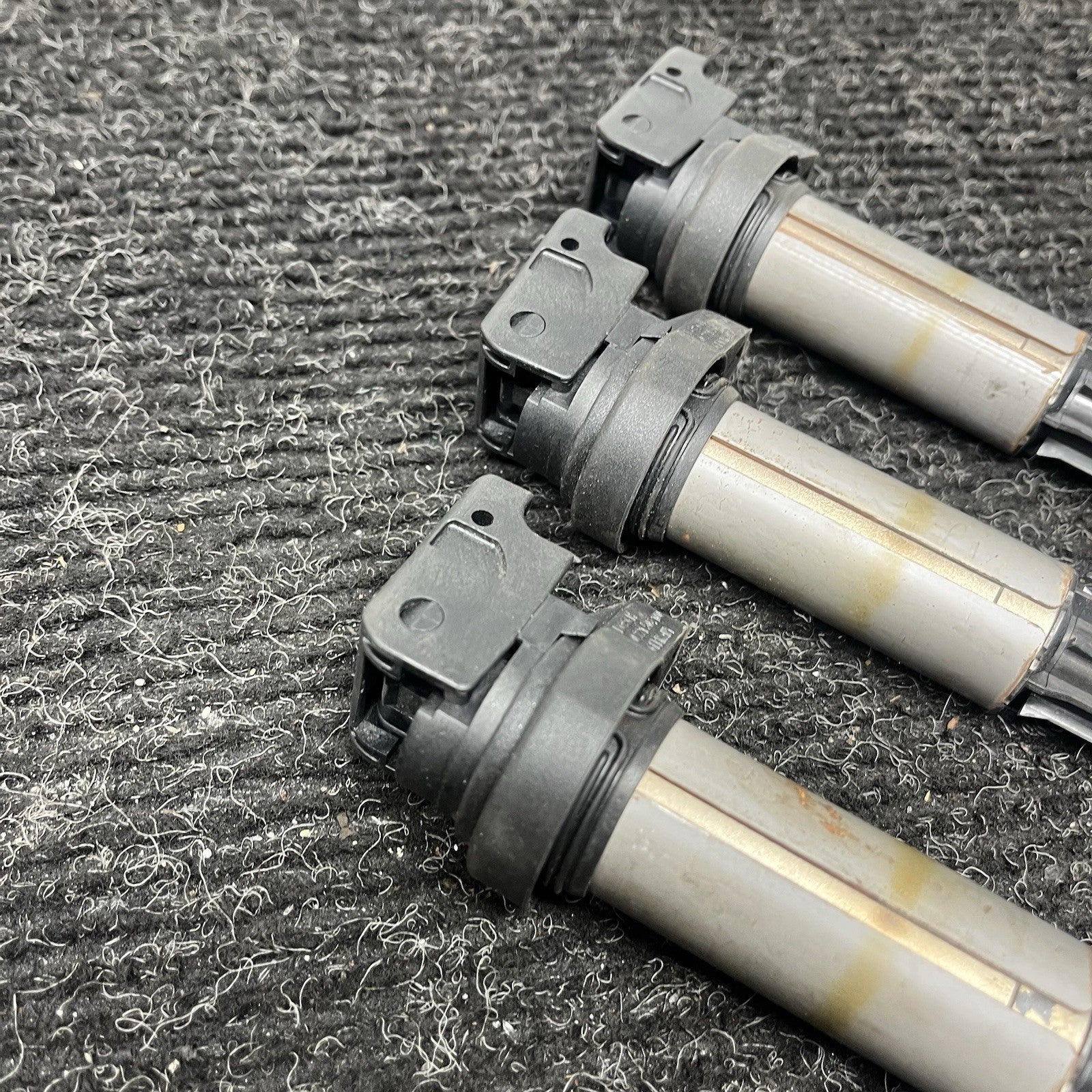 3X Ignition Coils Fits For BMW 550 545 650 745 750i X5 UF515 0221504100 UF522