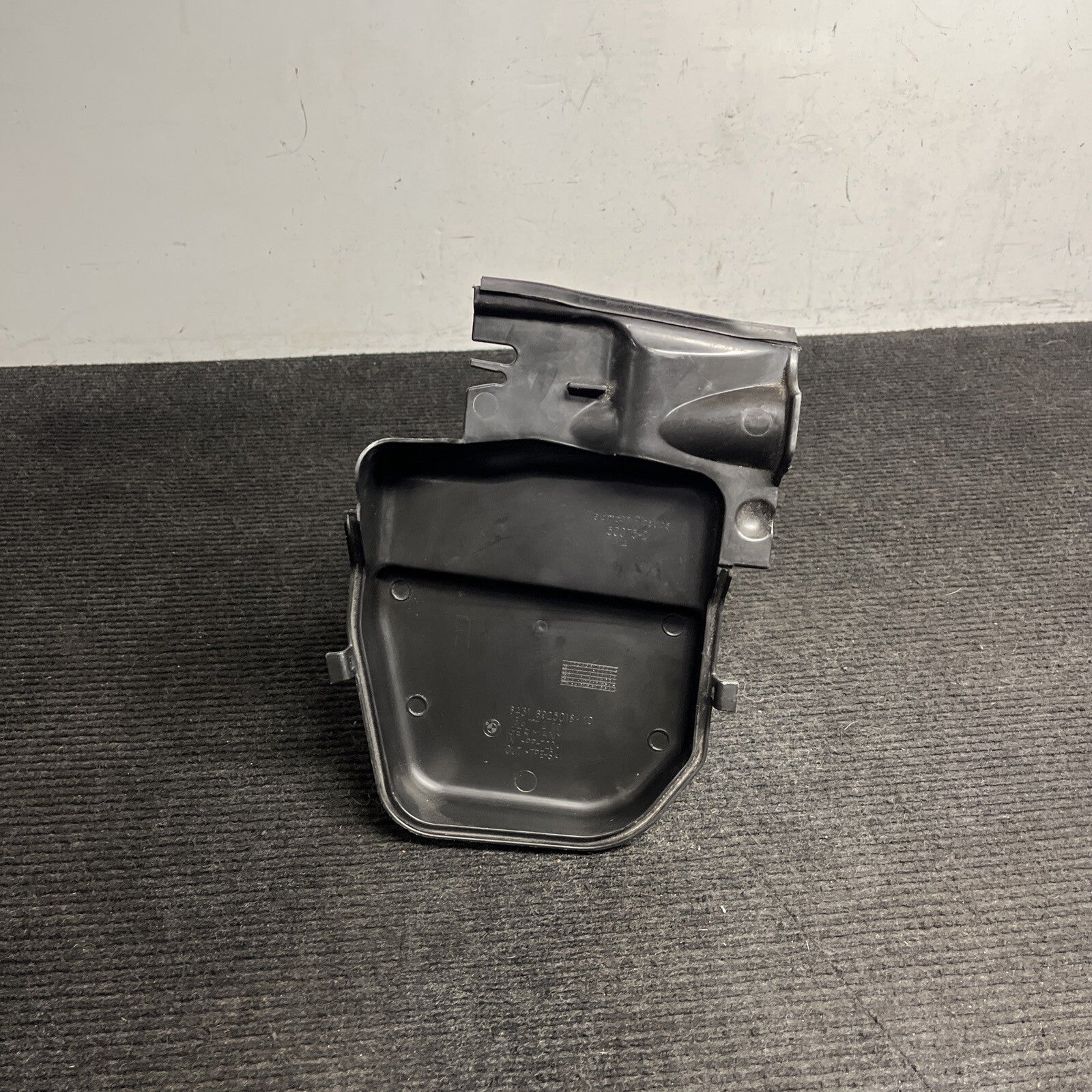 ☑️ 06-13 BMW E90 E92 RIGHT PASSENGER CABIN AIR DUCT HOUSING COVER OEM 6925018