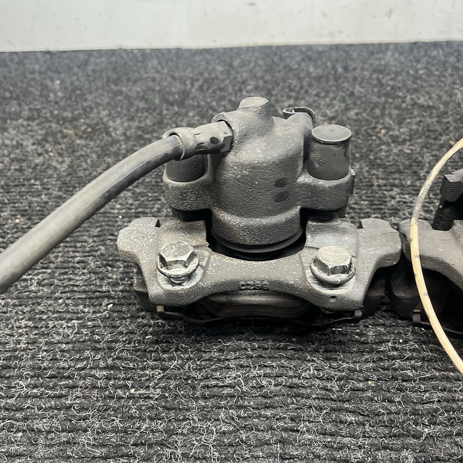 ☑️ 03-08 BMW E86 E85 Z4 3.0L RWD SET OF 2 REAR LEFT & RIGHT BRAKE CALIPER OEM