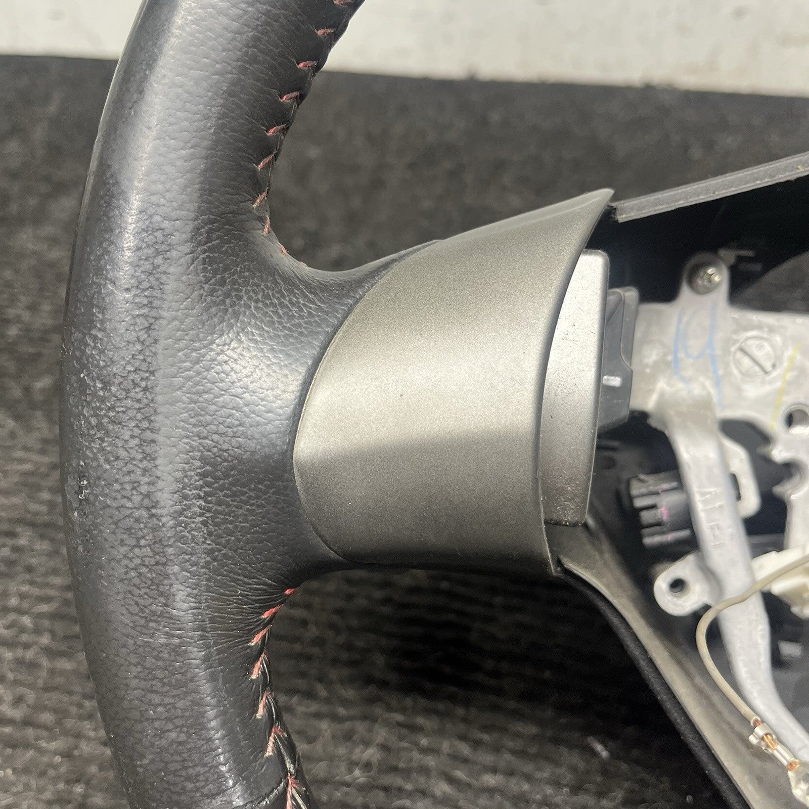 ☑️ 2008-2011 Subaru Impreza Black Rubber Steering Wheel w/ Cruise Control OEM