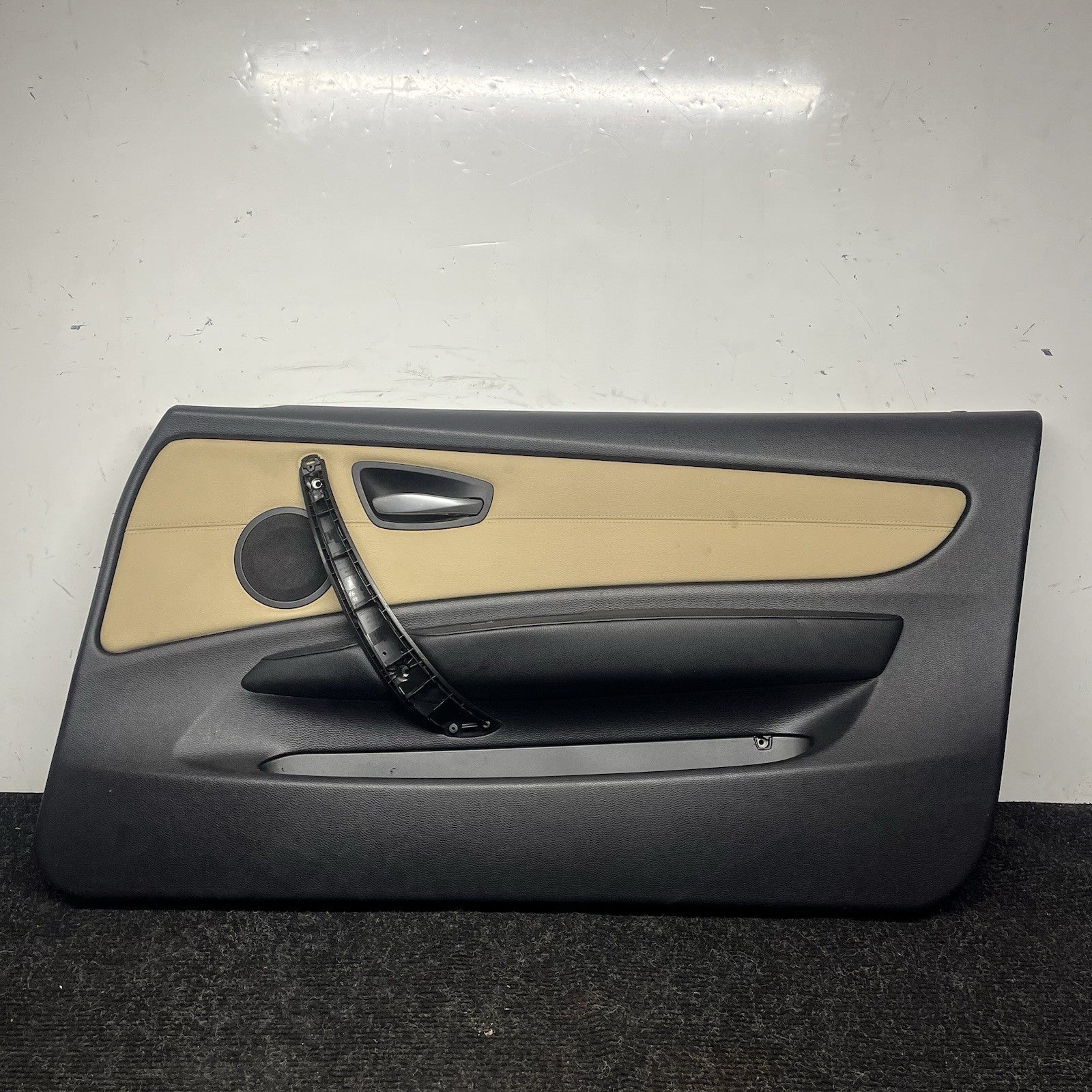 ☑️ 08-13 BMW E88 E82 135i 128i Front Passenger Door Card Panel Vinyl Oyster