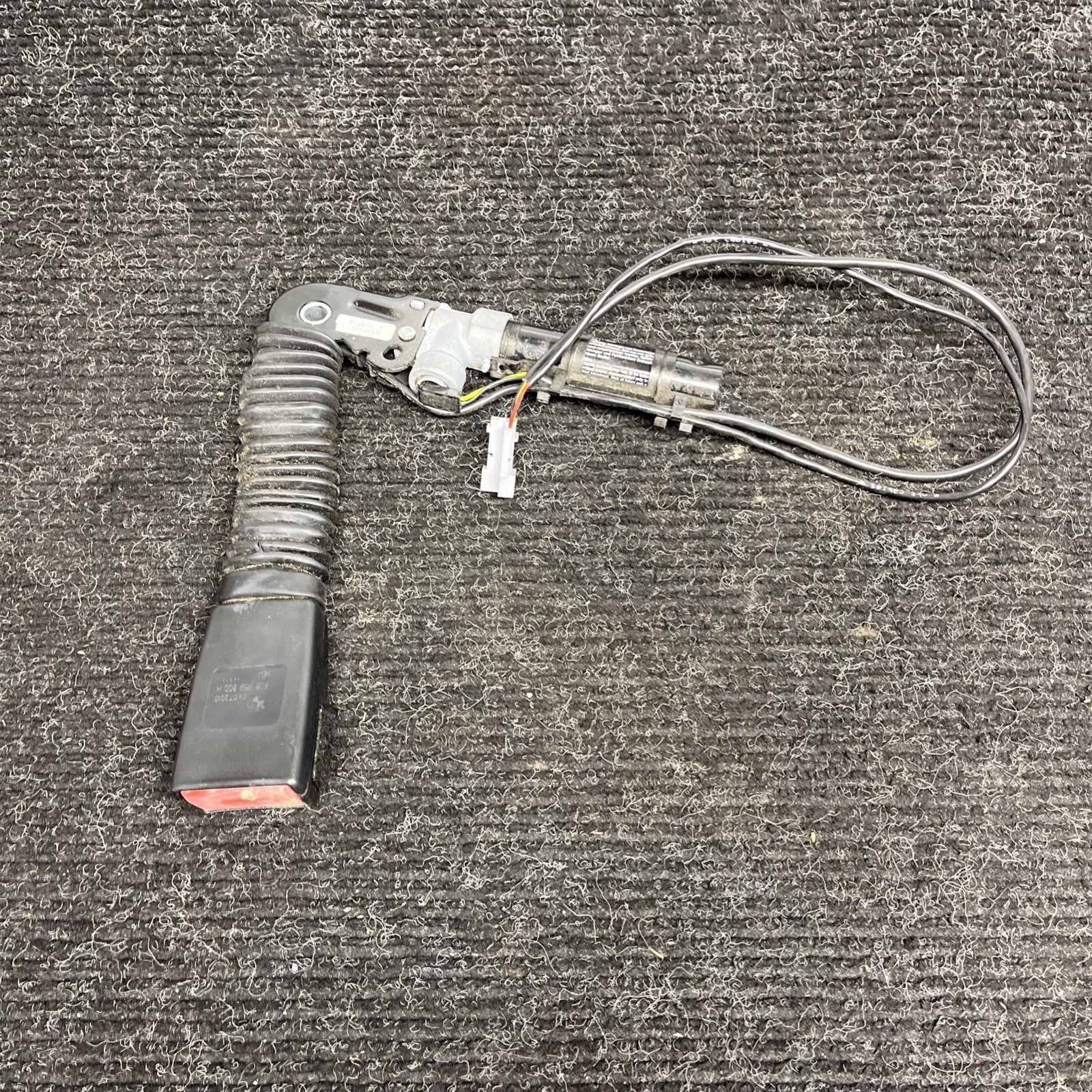 ☑️ OEM BMW E82 E84 E88 E89 E90 E92 Front Left Driver Seat Belt Buckle Tensioner