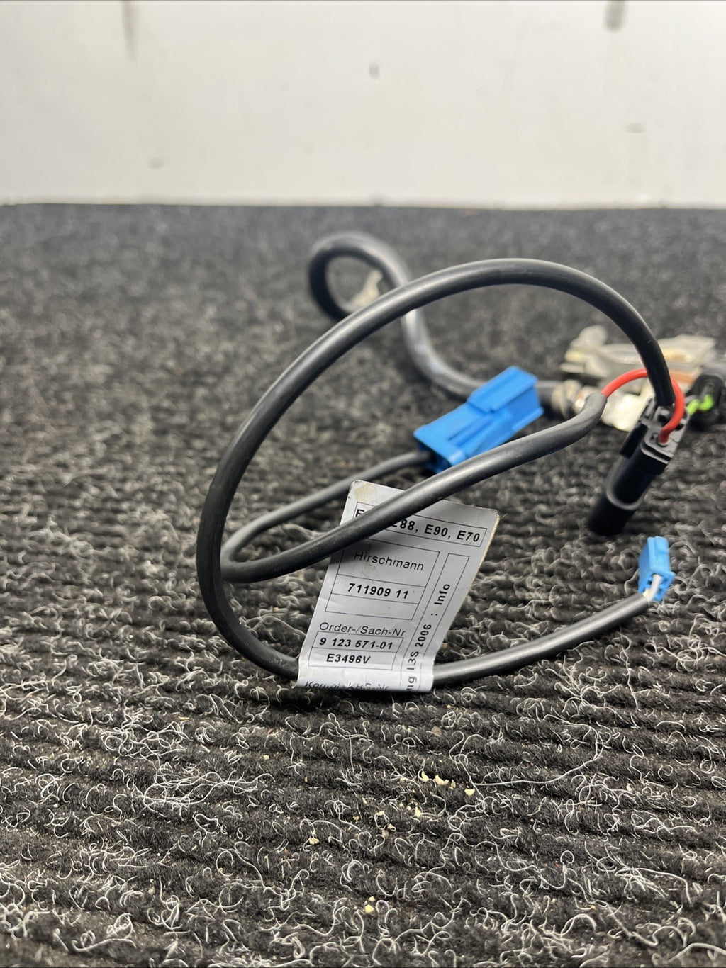 ☑️ BMW OEM E60 E61 E64 E70 545 535 550 M5 REAR TRUNK BATTERY NEGATIVE CABLE