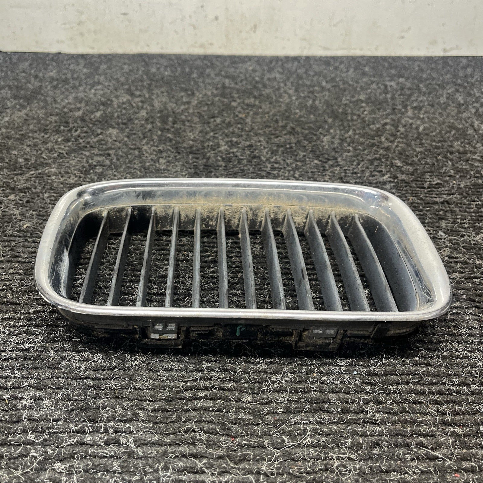 ☑️ 92-99 BMW E36 3 SERIES RIGHT PASSENGER SIDE KIDNEY VENT GRILLE PANEL TRIM OEM