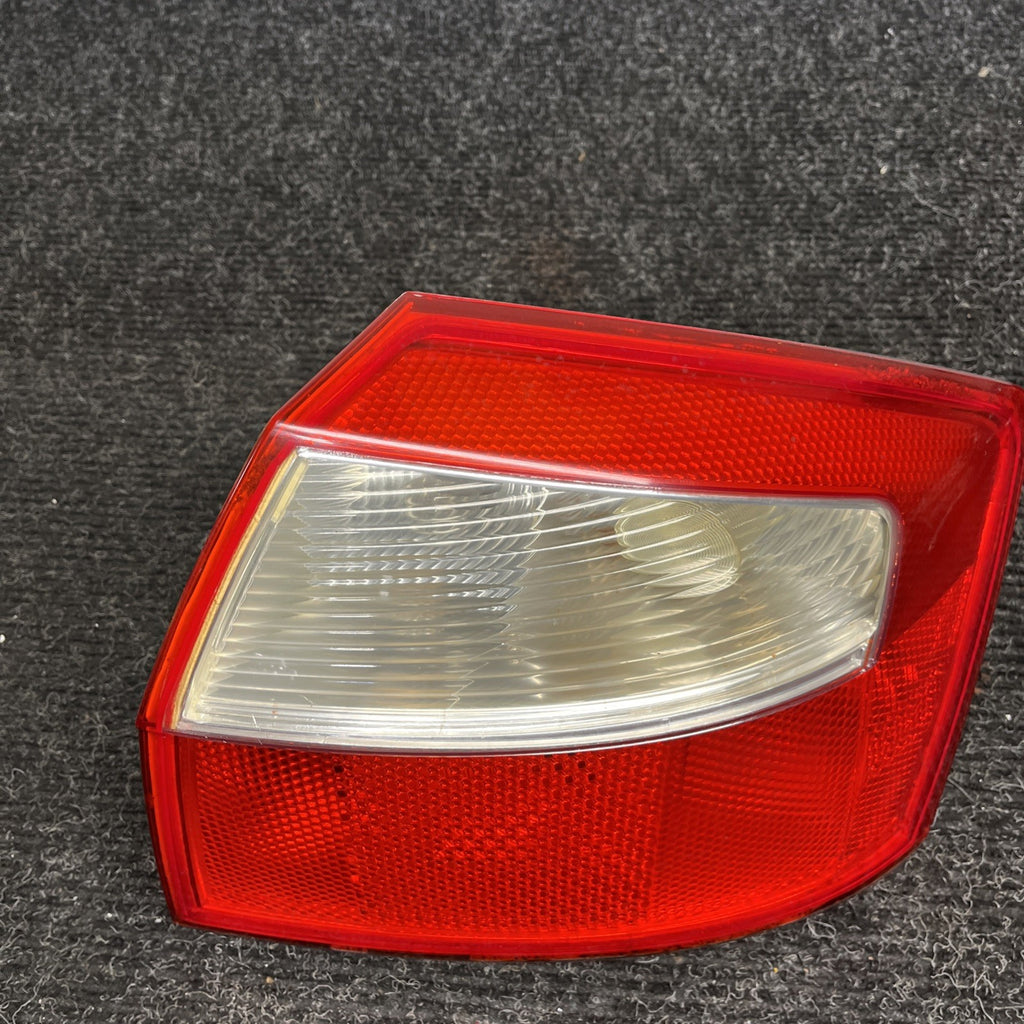 ☑️ 2002-2005 Audi A4 S4 Sedan 4 Door Right Passenger Side RH Tail Light OEM
