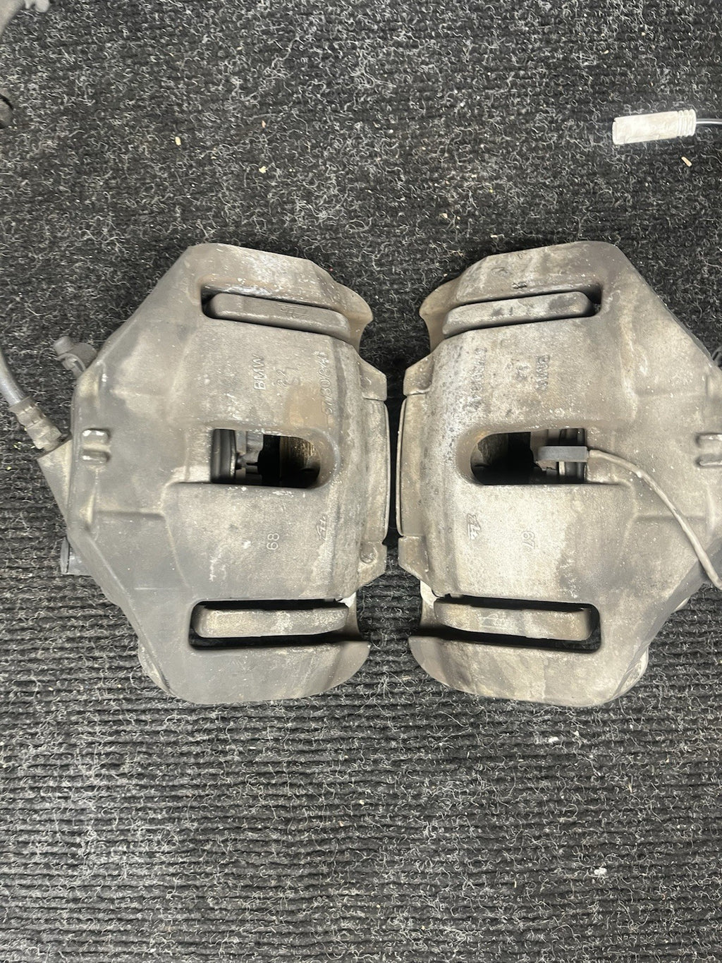 ☑️ 06-11 E90 E91 E92 E93 E84 335 Z4 BMW 335i Front Brake Caliper Set OEM
