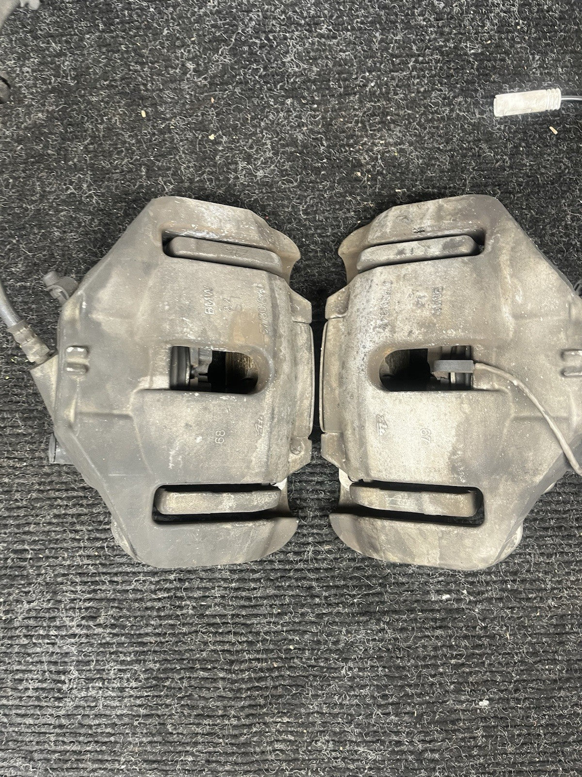☑️ 06-11 E90 E91 E92 E93 E84 335 Z4 BMW 335i Front Brake Caliper Set OEM