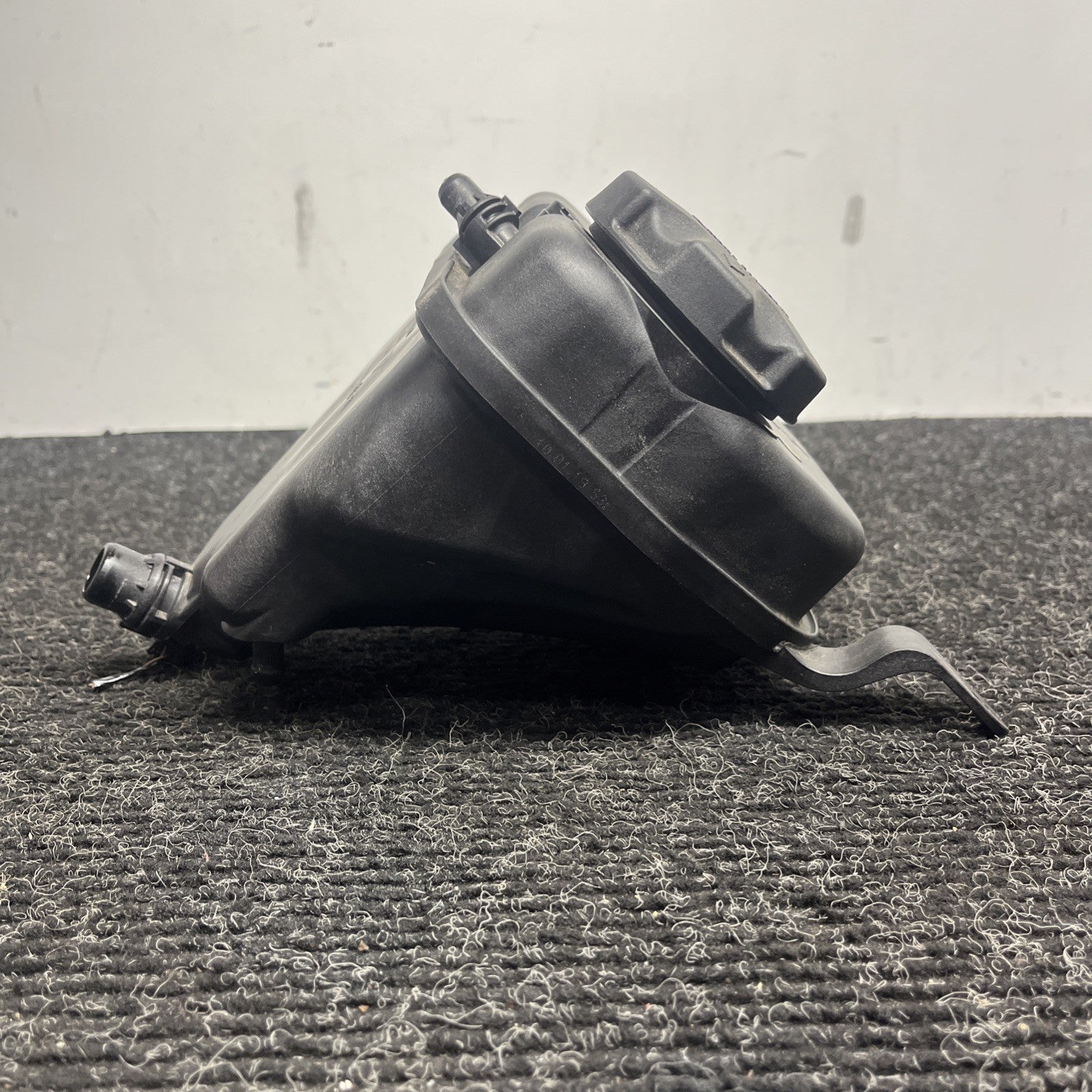 ☑️ 11-13 BMW E88 E90 E92 1/3 Series Engine Radiator Coolant Tank Reservoir OEM