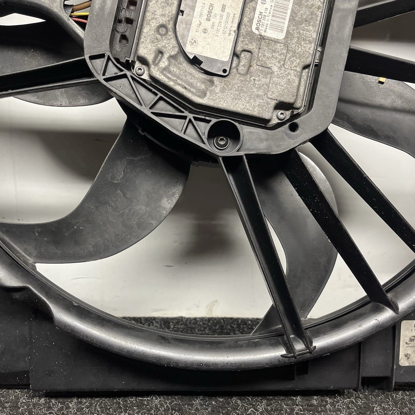 ☑️ 07-13 OEM BMW E88 E90 E92 N54 N55 Engine Radiator Cooling Auxiliary Fan 600W