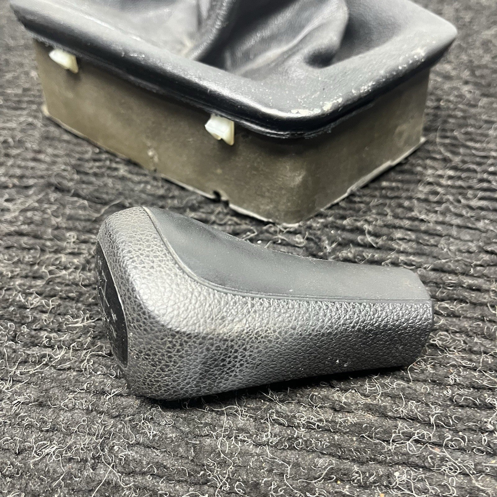 ☑️ 92-99 BMW E36 3 Series 328i Center Console ZF Shifter Knob Leather Boot Foam