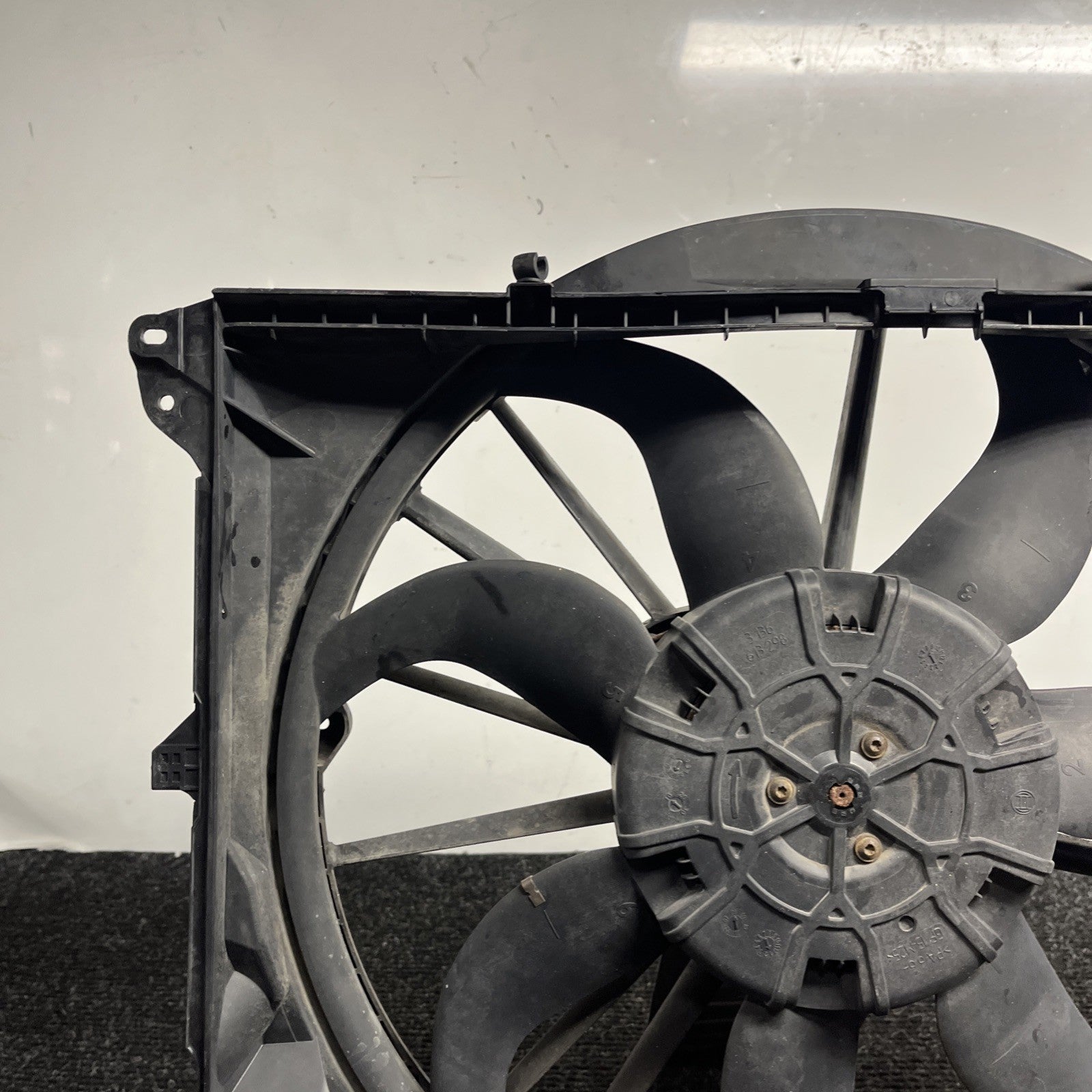 ☑️ 07-13 OEM BMW E88 E90 E92 N54 N55 Engine Radiator Cooling Auxiliary Fan 600W